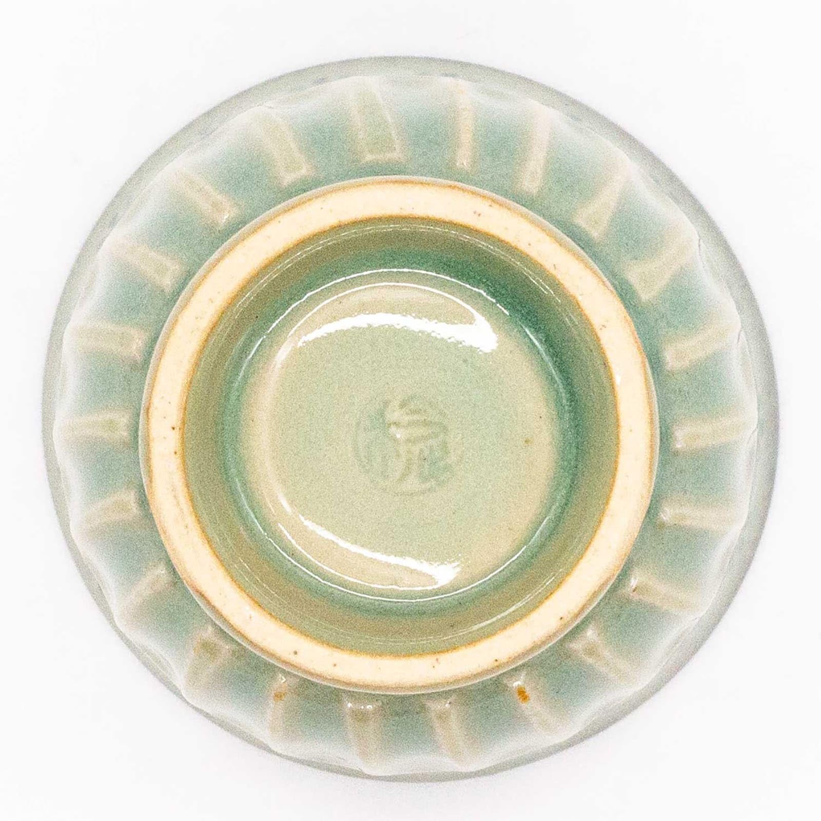 ぐい呑　京焼 Amazon.co.jp: 京焼 清水焼 安藤 稔 ぐい呑 盃 60ml 緑釉三島彫