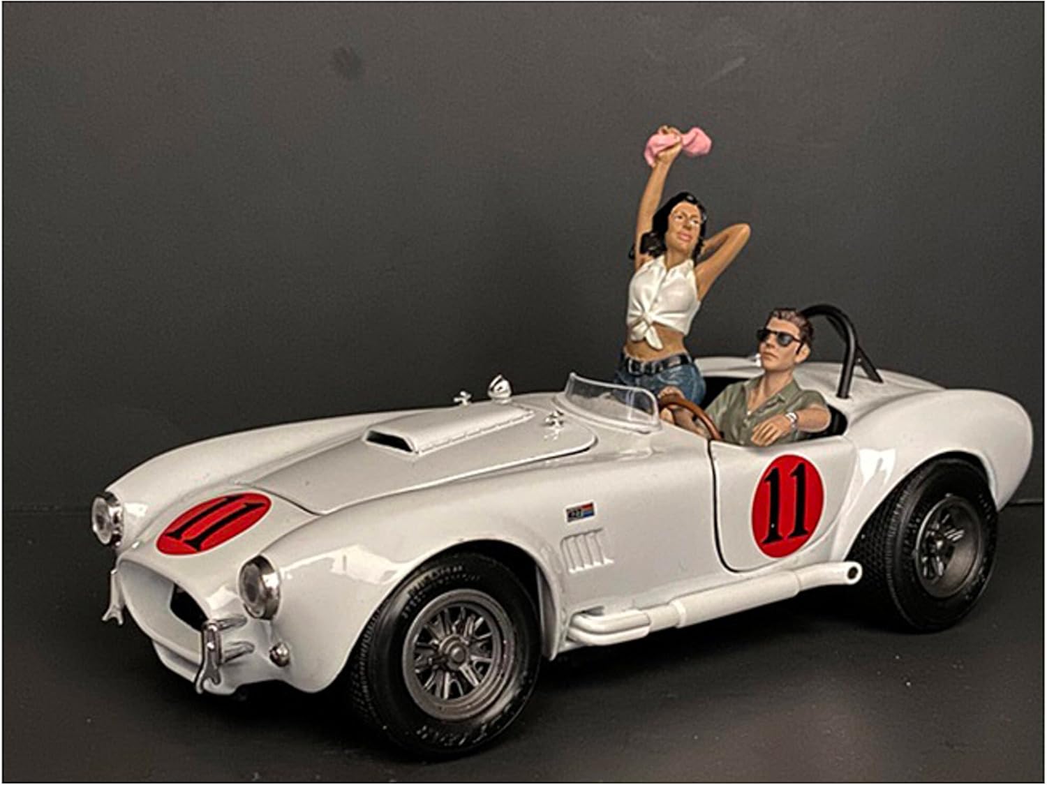 American Diorama Seated Couple Release IV 2 Piece Figurine Set for 1/24 Scale Models