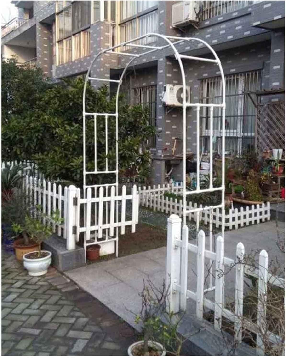 Arches d'arbres et de jardin en métal noir pour une architecture végétale durable