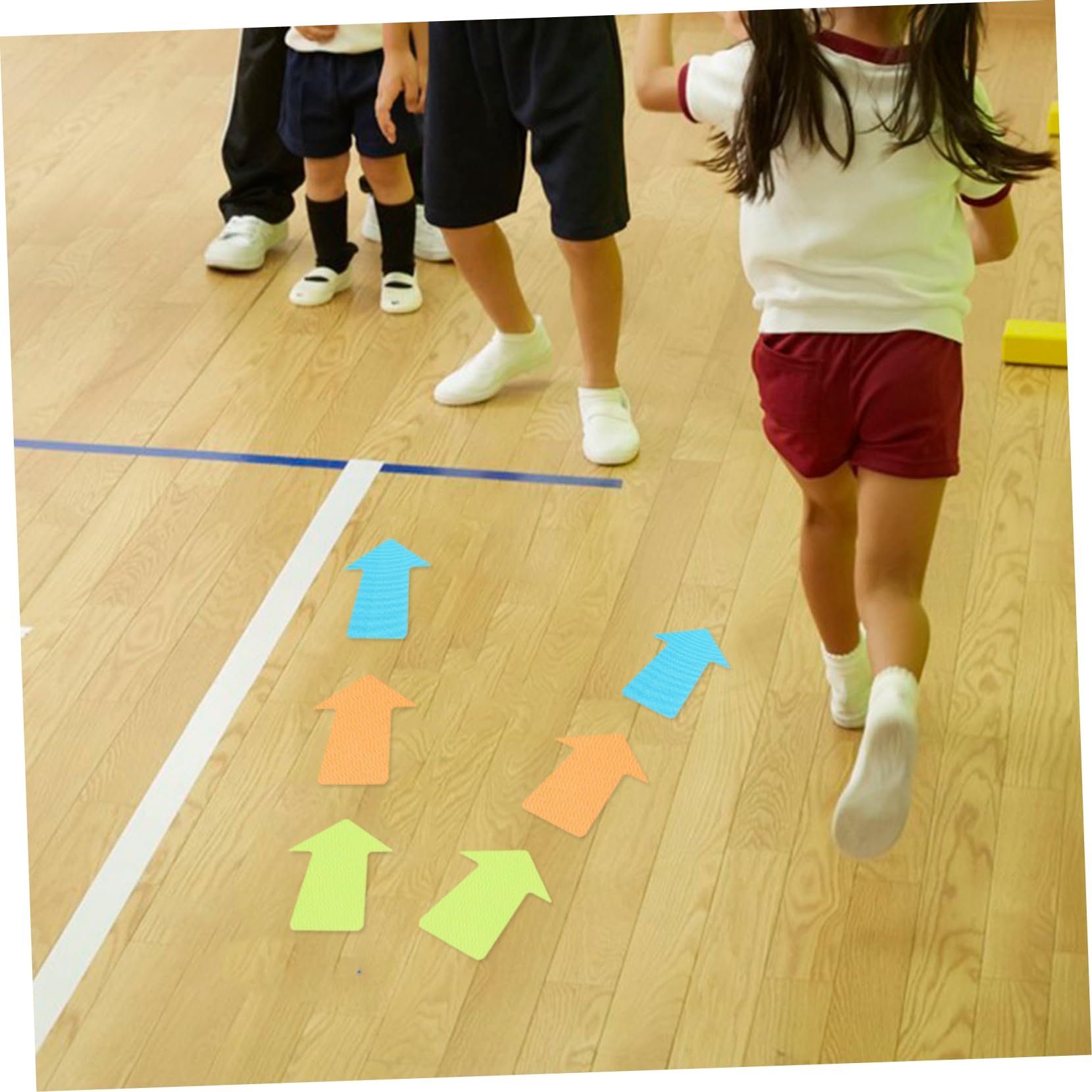 GRIRIW 24Pcs Arrow Shape Carpet Markers for Classroom Non Slip Floor Stickers for Training Social Distancing and Activity Organization