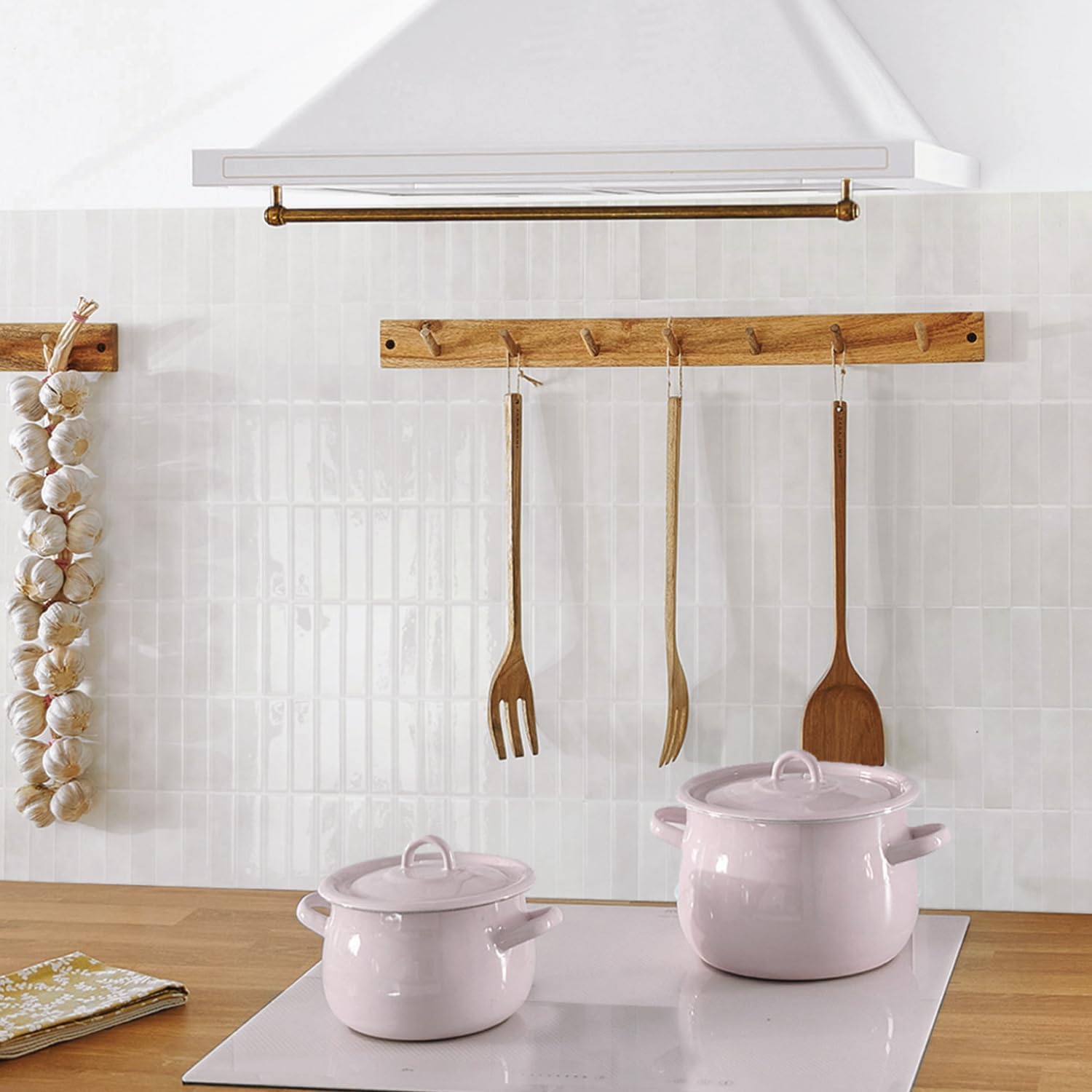 Heikki 20-Piece Kitchen Splash Guard Stickers, Peel-and-Stick Tile Splashbacks for Kitchen Islands, Bathrooms, Laundry Rooms, RVs, and Rental Spaces, 11.43 × 9 inches (Beige)