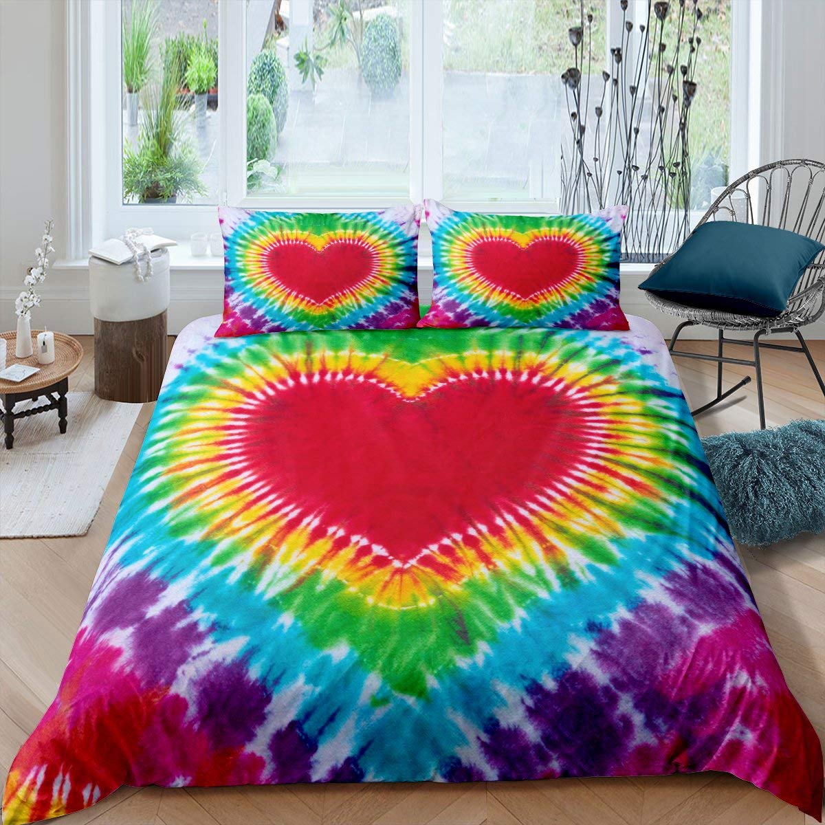 Housse de couette bohème cœur tie dye pour créer une chambre d'ado cosy et hippie
