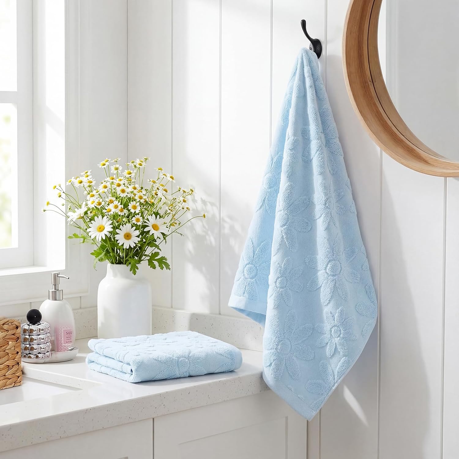2pcs Blue Daisy Hand Towels for Bathroom Blue Spring Cotton Jacquard Kitchen Bath Hand Towels Set Decorative Weave Daisy 3D Kitchen Dish Towel Soft Absorbent Bathroom Towel Home Decor Gift