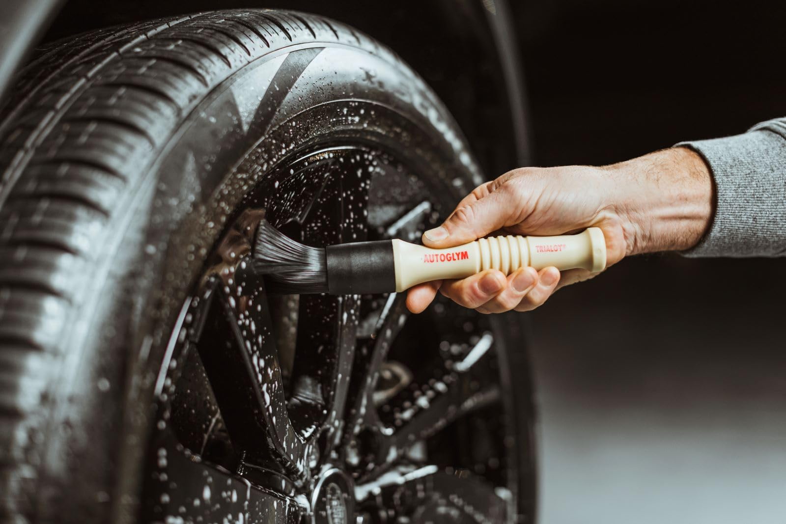 Autoglym Clean Wheels, 1 Litre - Heavy Duty Car Wheel Cleaner, Removes Dirt, Break Dust & Metal Contaminants, Alloy Wheel Cleaner & Tyre Cleaning Spray — view 4