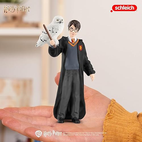 Miniatura 3 de Schleich Harry Potter - Juego de 2 piezas de Harry Potter con juguete de búho de nieve, figuras coleccionables del mundo mágico para niños y adultos