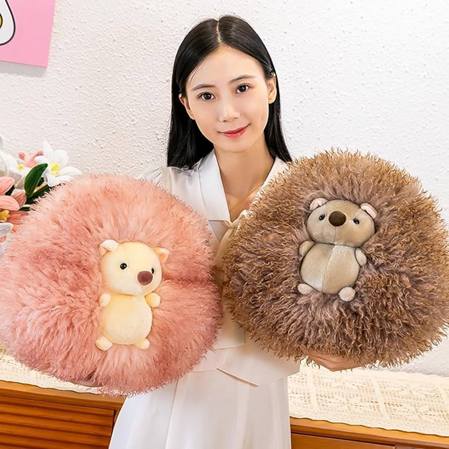 『きりのなかのはりねずみクッション ぬいぐるみ(はりねずみ)』 Amazon｜抱き枕 ぬいぐるみ ハリネズミ 大きい ふわふわ リアル 可愛い