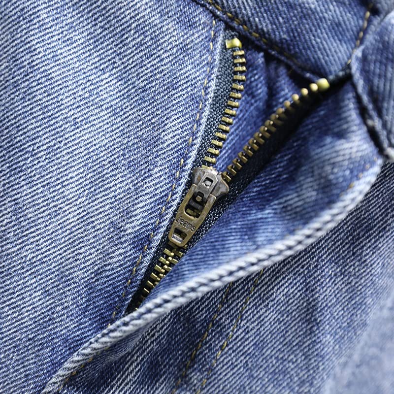 Short jean déchiqueté bleu clair résolvant l'inconfort de la chaleur avec sa coupe ample droite