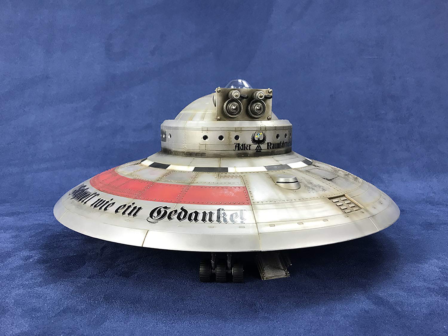 U-96 sp ② Squadron Models 1/72 Haunebu II German Flying Saucer Premium