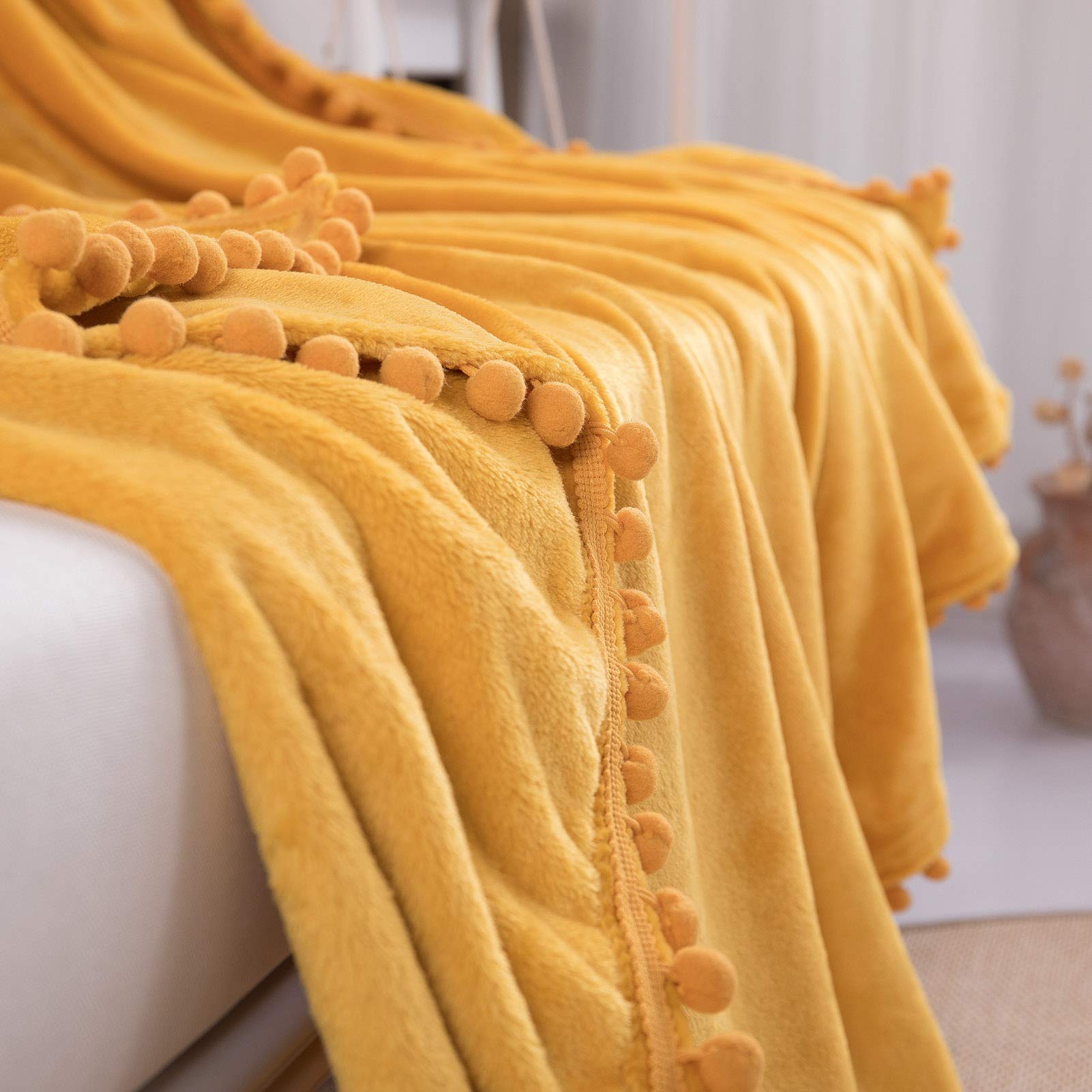 Manta de Franela Pompones Flecos Borla Color Sólido Ligero Suave Cálido Confortable Acogedor Transpirable, Mantas de Microfibra para Cama Sofá. (Amarillo,200 * 230CM)
