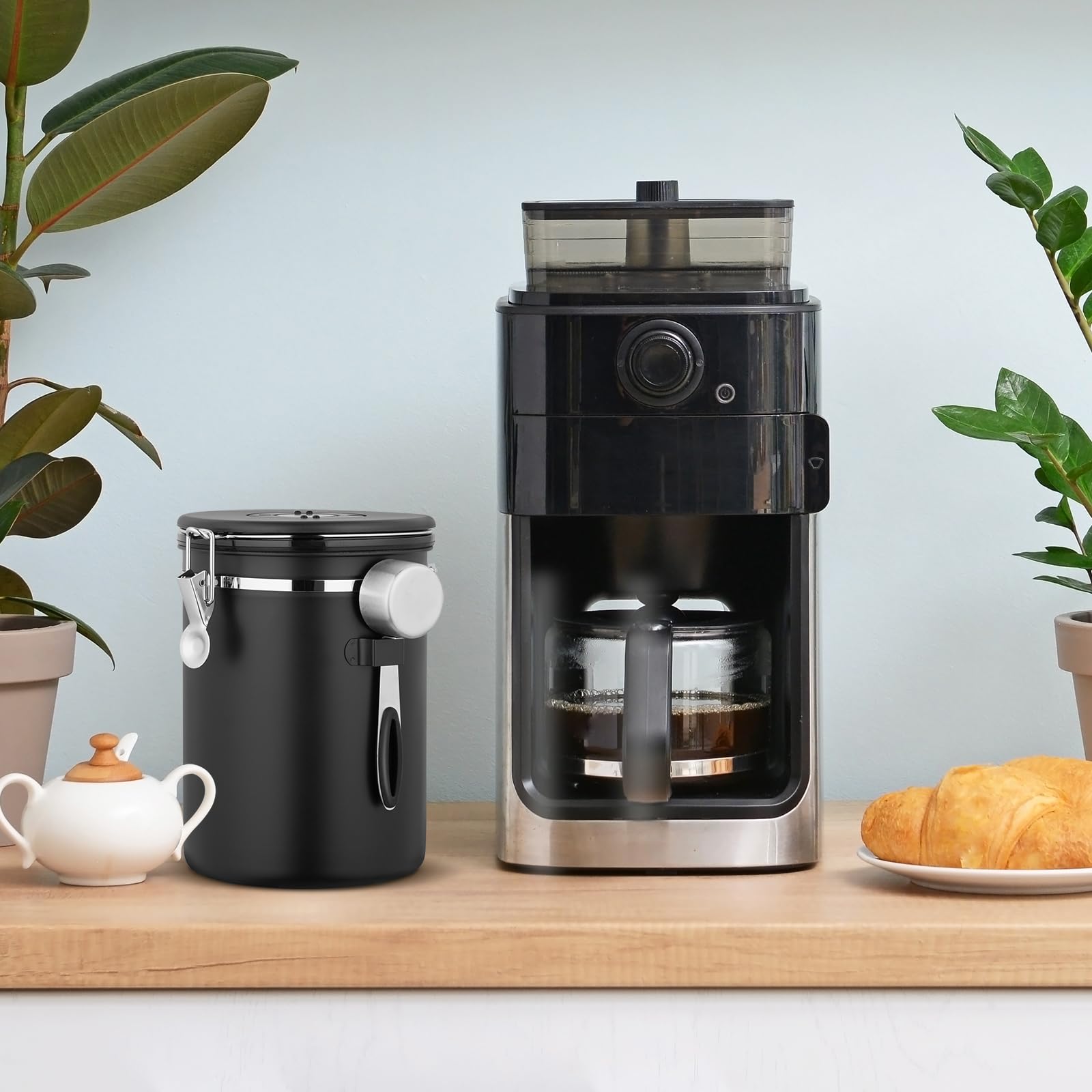 Yiketary Airtight Coffee Canister, 2.8L Stainless Steel Coffee Canister for ground coffee, Coffee Bean Storage with Date Tracker, CO2-Release Valve and Measuring Scoop for Coffee Beans or Tea