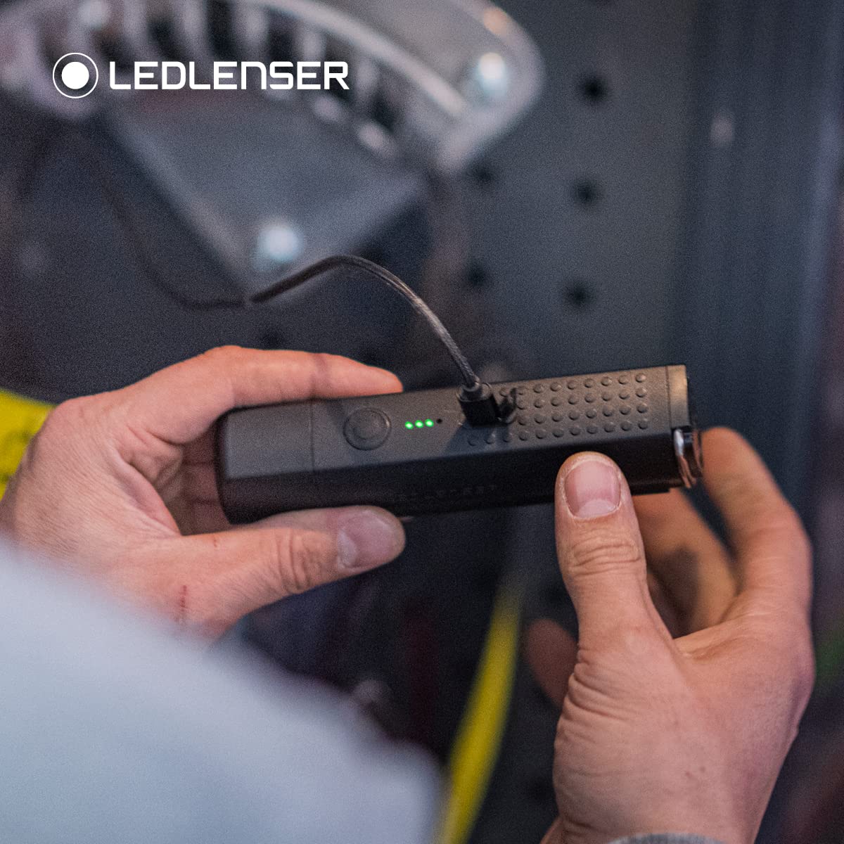 Ledlenser W6R Lavoro, pieghevole e girevole, luce LED portatile con magnete e gancio, torcia luminosa, 500 lumen, torcia da lavoro, strumenti manuali di ispezione, lampada a LED senza fili, torcia a