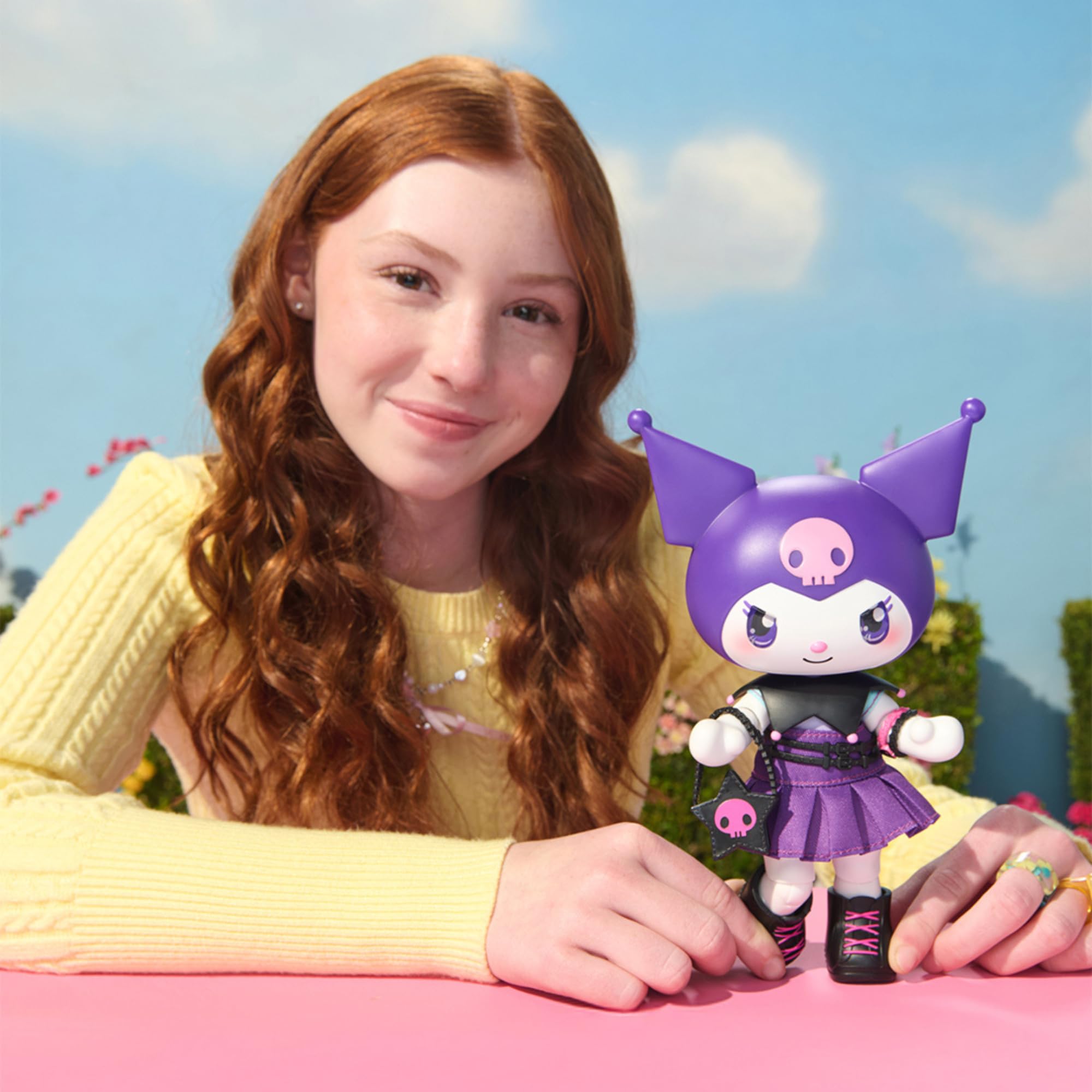 Hello Kitty - Kuromi Premier Bambola 20 cm, 9 Punti Di Articolazione, Vestiti E Accessori Removibili, Per Collezionisti, Bambini e Bambine dai 3 Anni