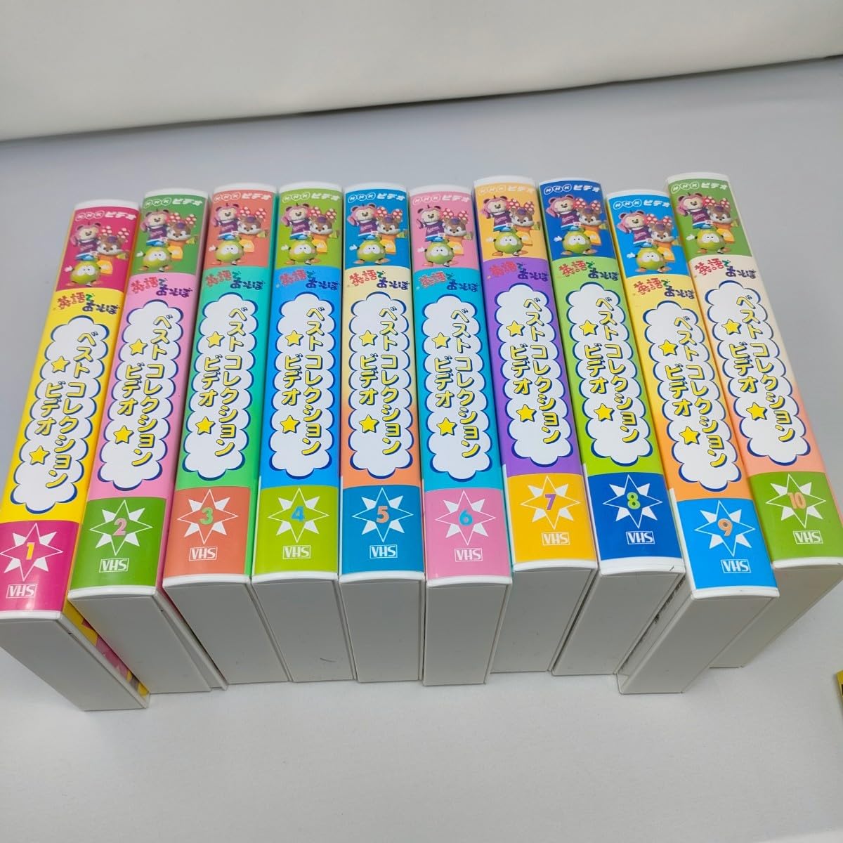 NHK 英語であそぼ　ベストコレクションビデオ　10本 Amazon.co.jp: 込み NHK 英語であそぼ ベストコレクションビデオ