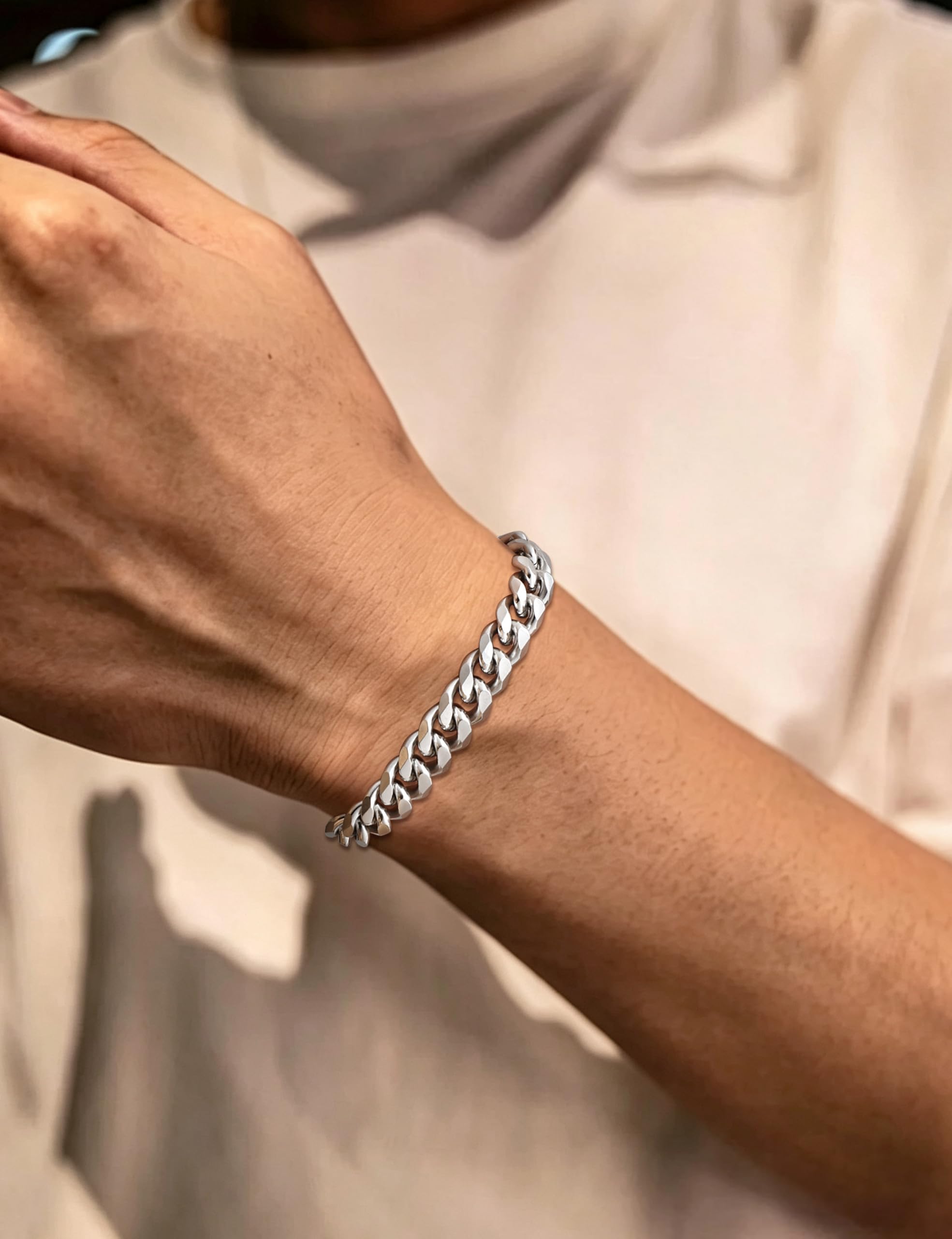 Fiusem Pulsera de eslabones cubanos de 8 mm en tono plateado para hombre