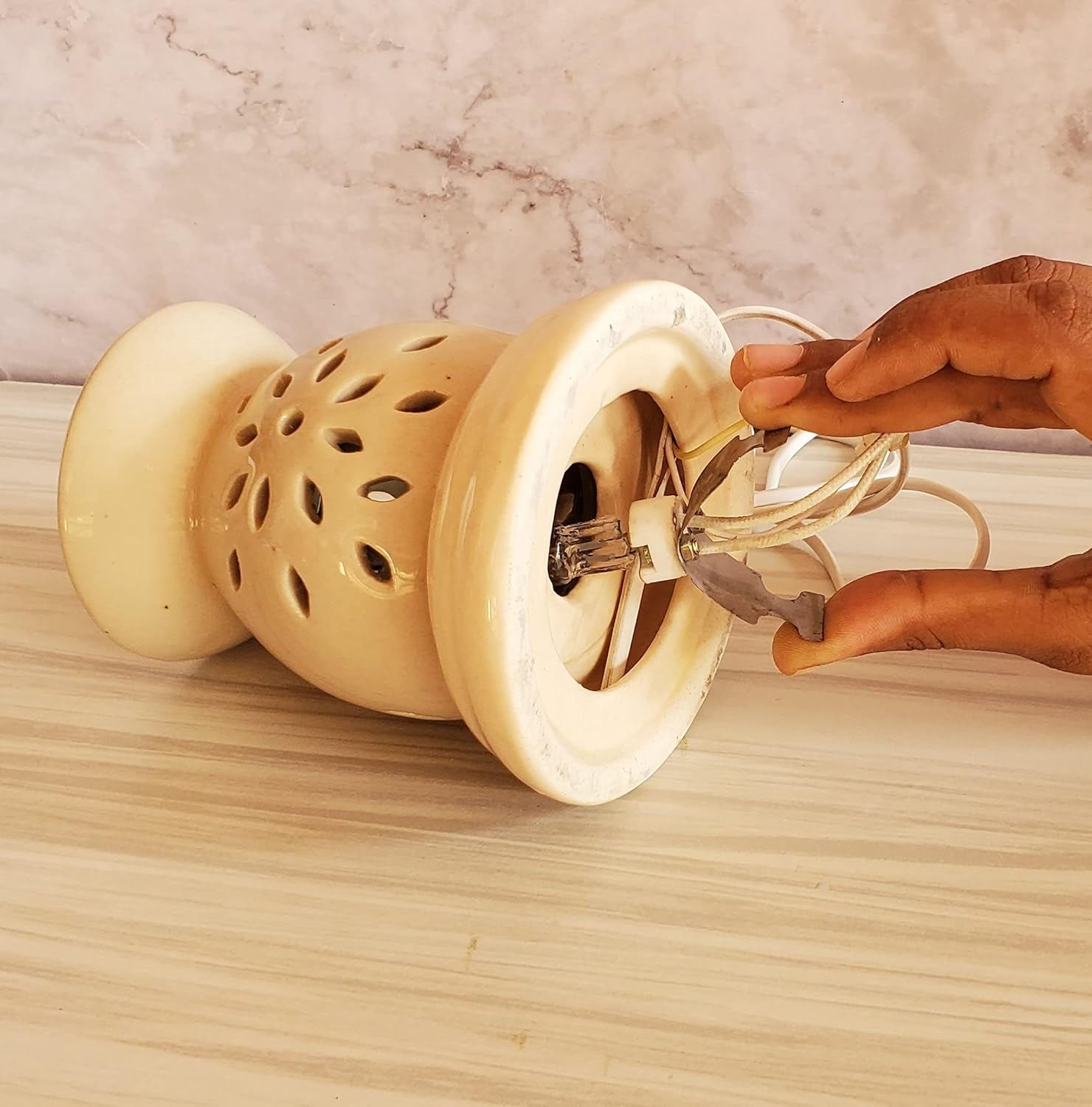 Diwali Sale Pure Source India Ceramic Electric Oil Diffuser, With Lemon Grass, 1 Piece, Off-White 6 Diwali Sale Pure Source India Ceramic Electric Oil Diffuser, With Lemon Grass, 1 Piece, Off-White