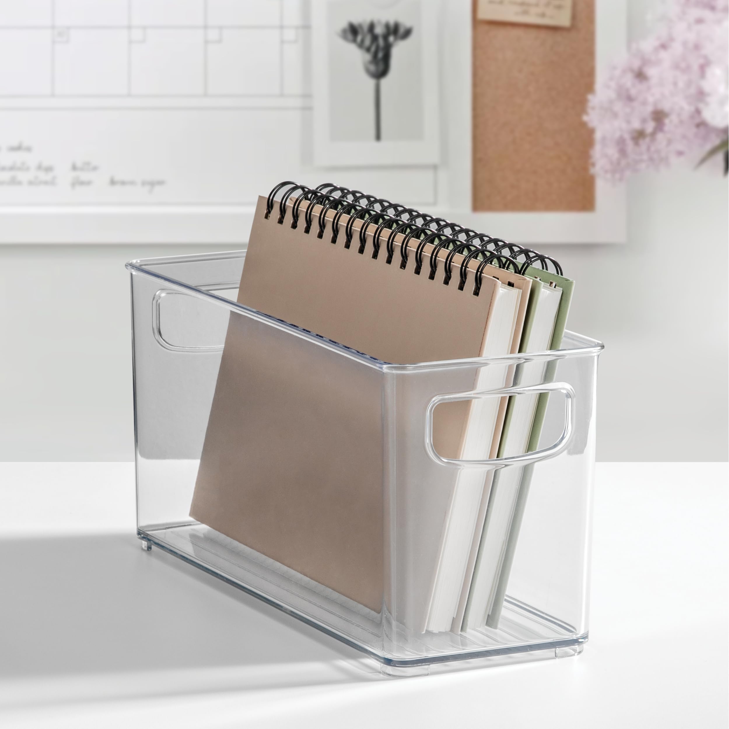 InterDesign iDesign - Contenedor apilable de plástico para despensa, con asas para armarios o nevera, juego de 2 unidades, transparente | Contenedor de almacenamiento con asas, para armarios o neveras