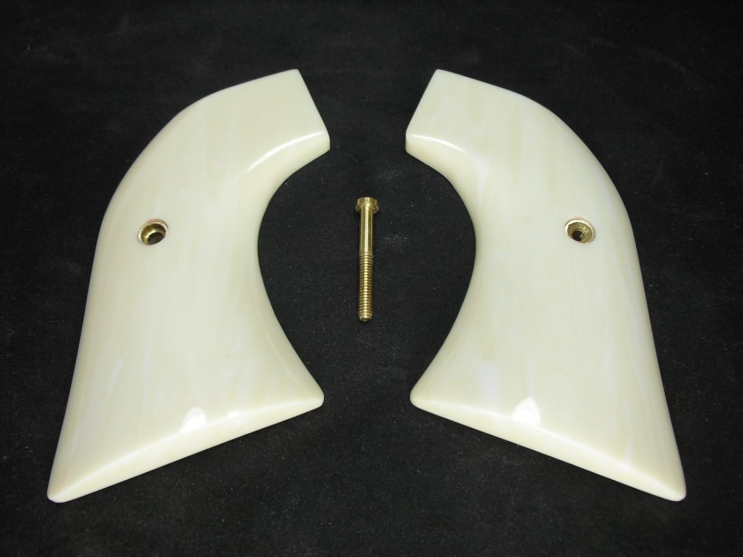 Faux Ivory Ruger Vaquero/Blackhawk/Wrangler Grips
