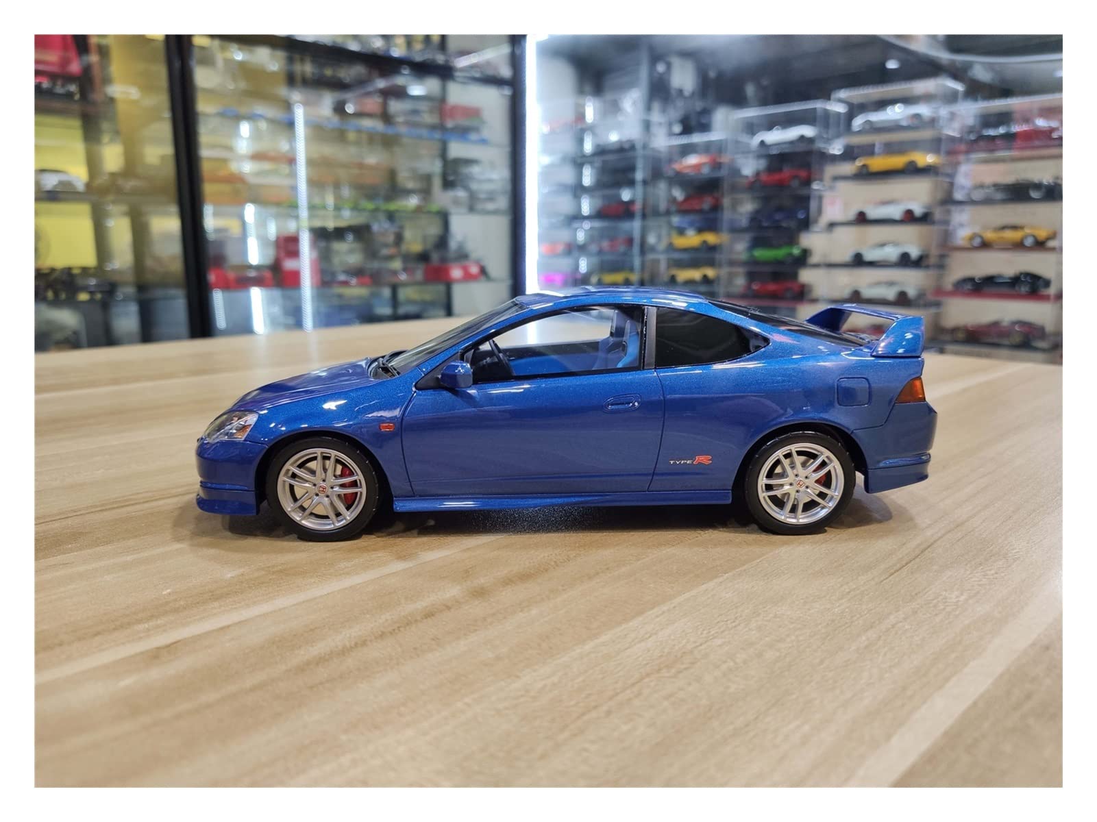 ★美品★ホンダ インテグラ TYPE-Ｒ（DC5） 1/18 ダイキャストモデル Amazon | ミニカー スケールモデルカー ホンダDC5インテグラ
