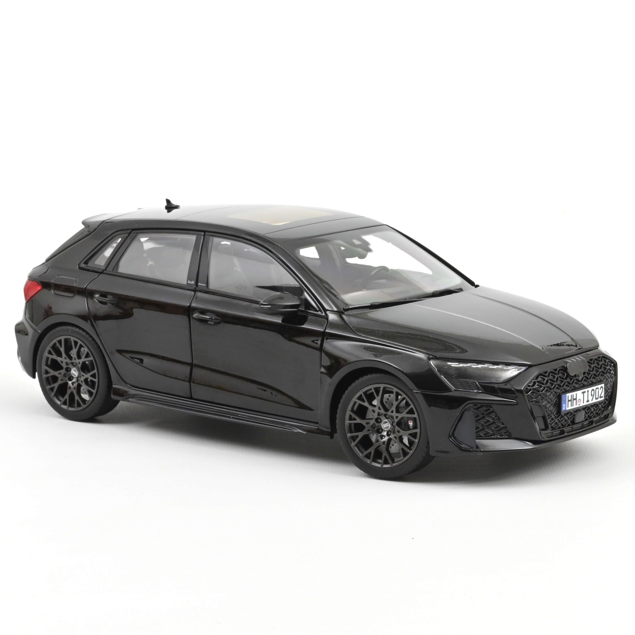 1:18 Norev Audi RS3 Sportback 2025 Myth Black Metallic 188388