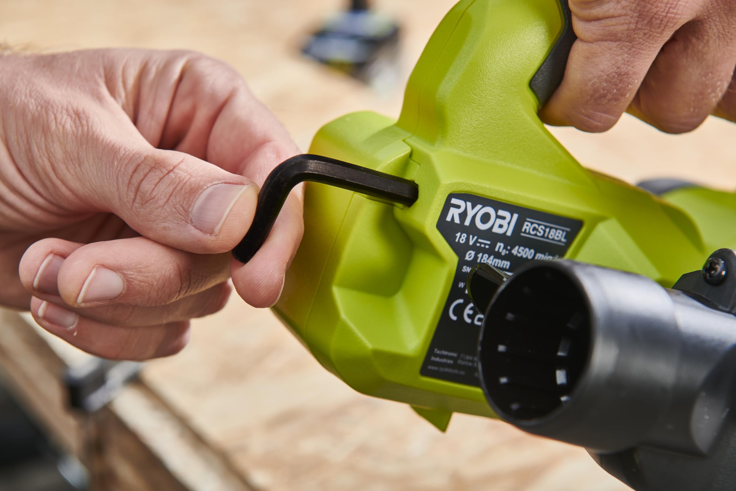 RYOBI 18 V ONE+ Brushless Akku-Handkreissäge RCS18BL-0, 184 mm Sägeblatt | werkzeuglose Einstellungen, ohne Akku und Ladegerät