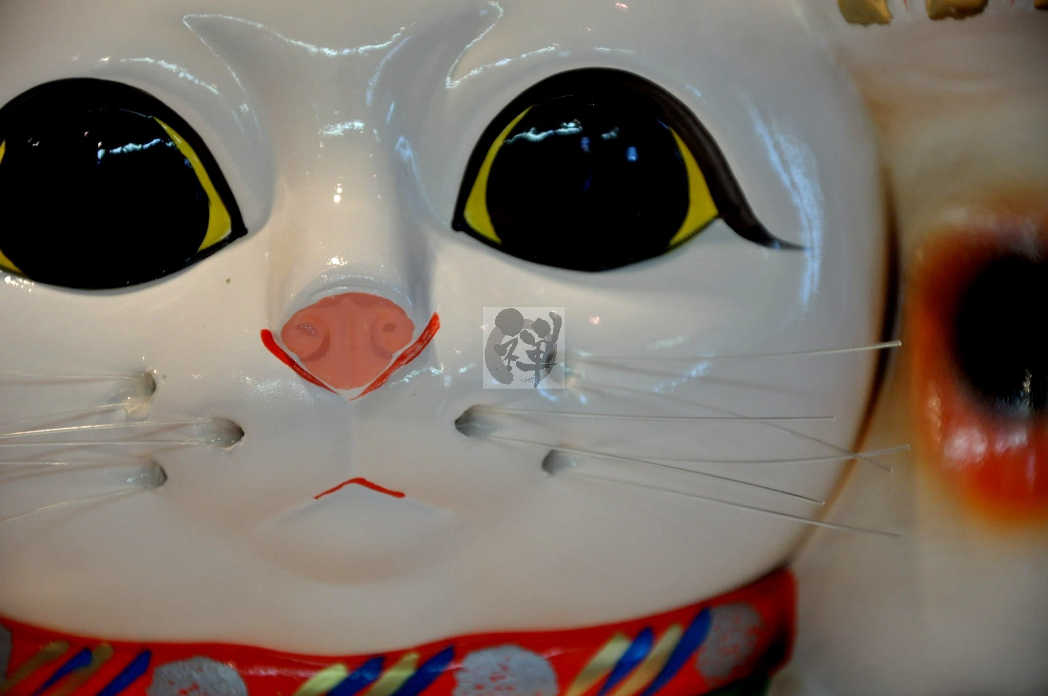 Amazon.co.jp: 常滑焼 招き猫 三匹猫 10号 [2805] 360/205/330