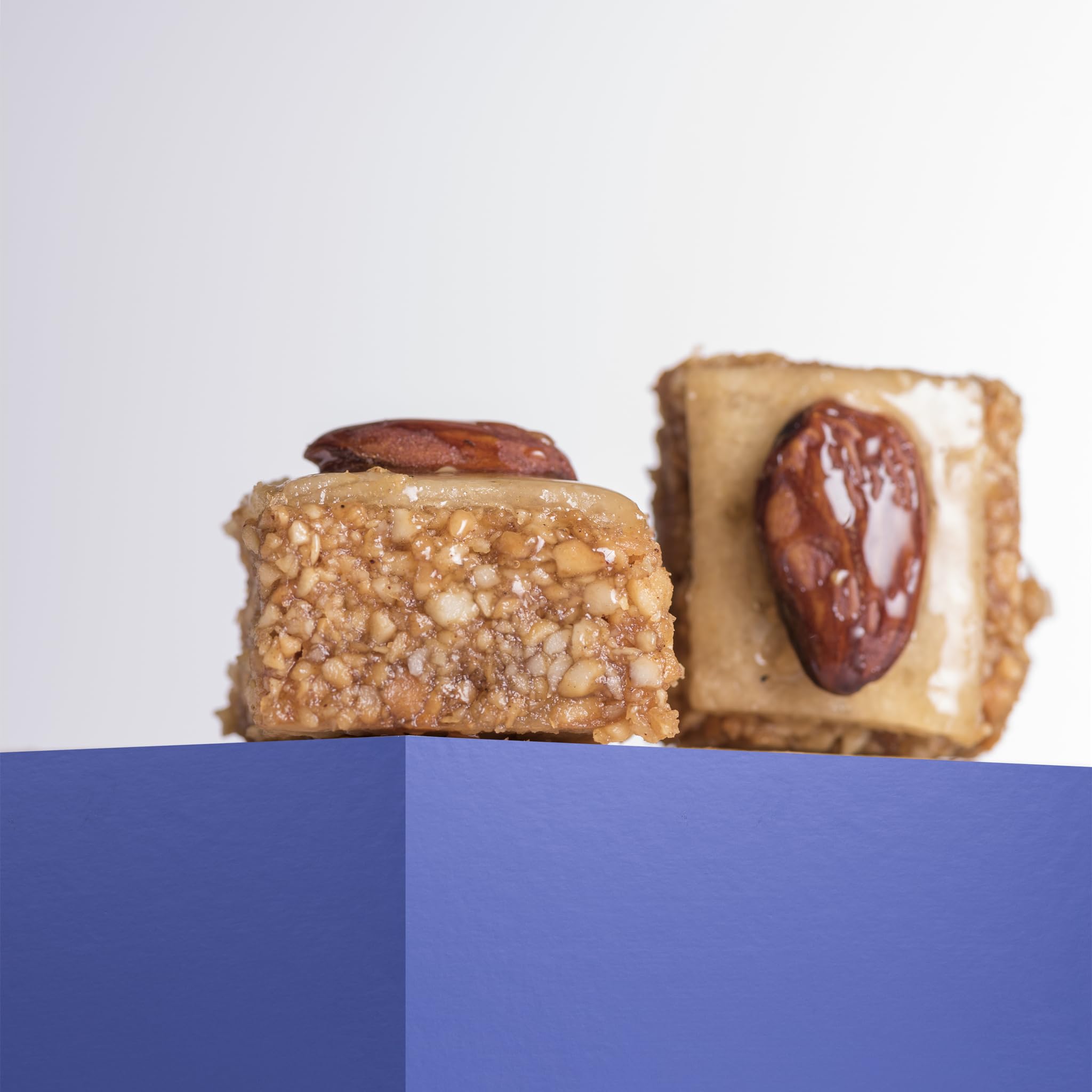 Selección Gourmet de Pasteles Artesanales de Lujo - Sin Azúcares añadidos, Sin Lactosa - Caja de 1000g Ideal para Regalo y Eventos Especiales