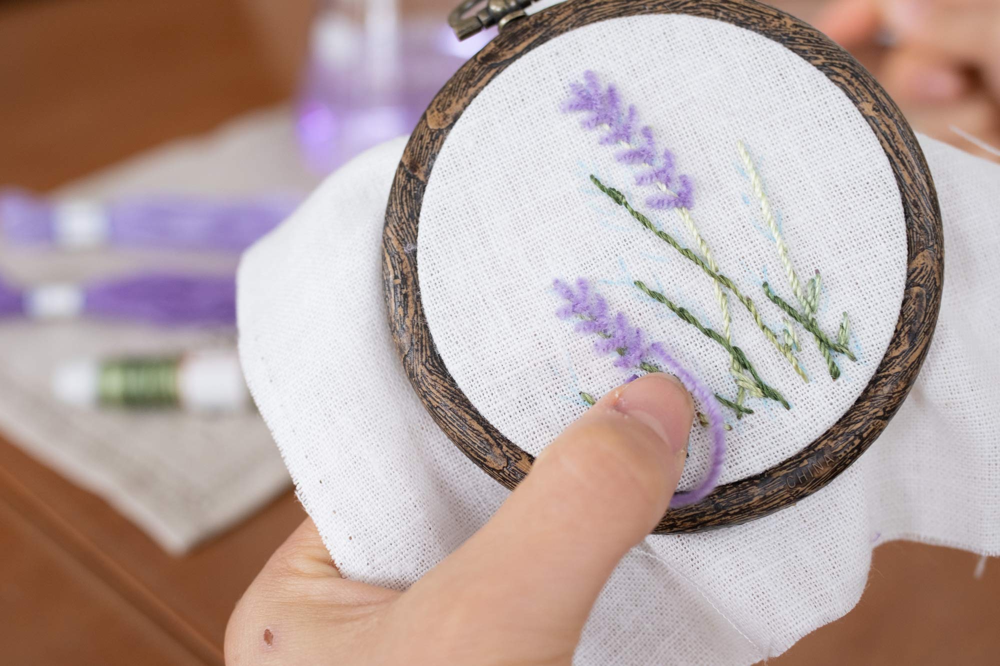 ラベンダー花柄刺繍ボタンアップシャツ ラベンダー花柄刺繍ボタンアップシャツ