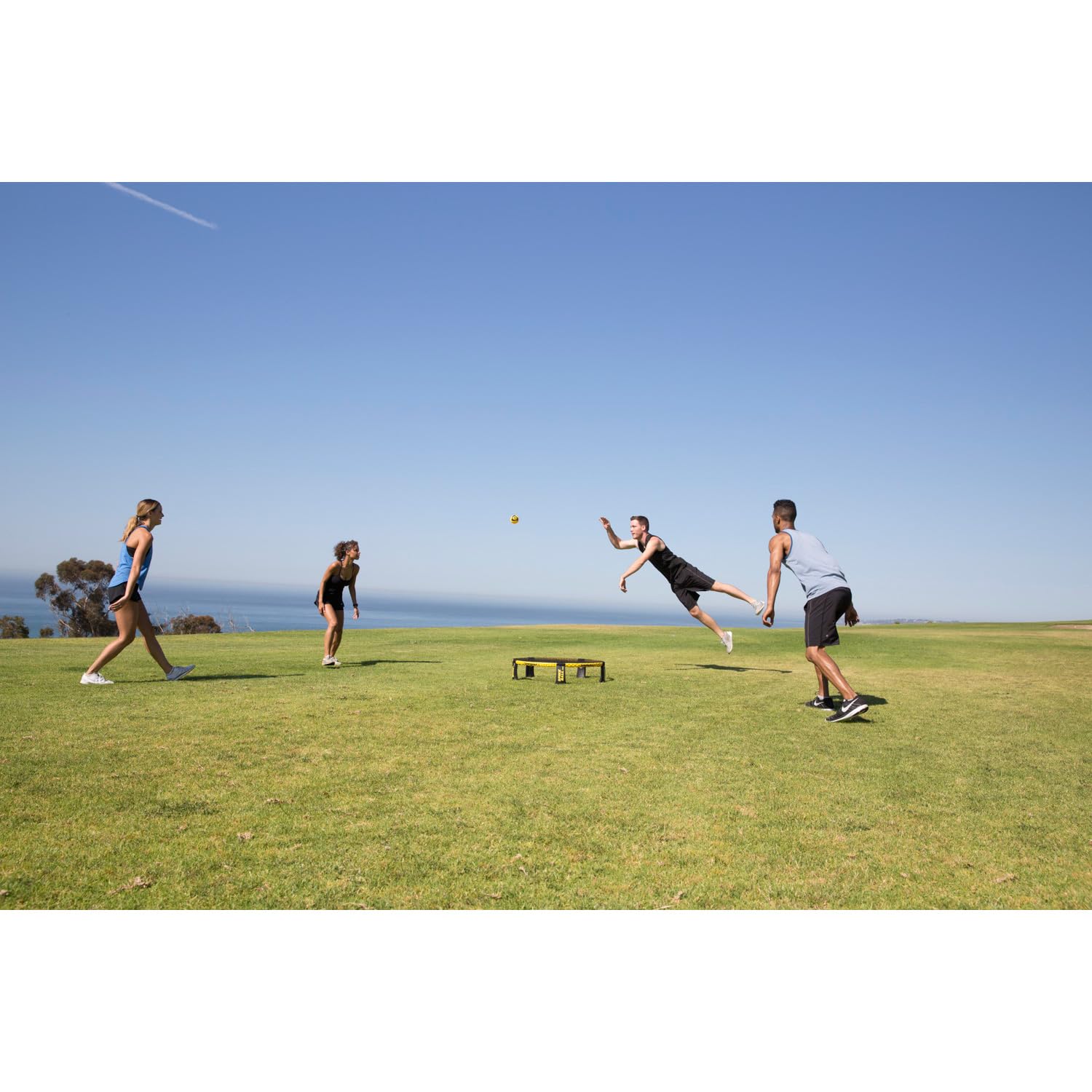 Spikeball Reaktionsspiel Pro | Bruchsicherer Kunststoff Rahmen, reißfestes Netz, Bälle mit Noppenstruktur, Ballpumpe | Mit Rucksack | Schwarz Gelb | Für Outdoor Teamspiel Fitness