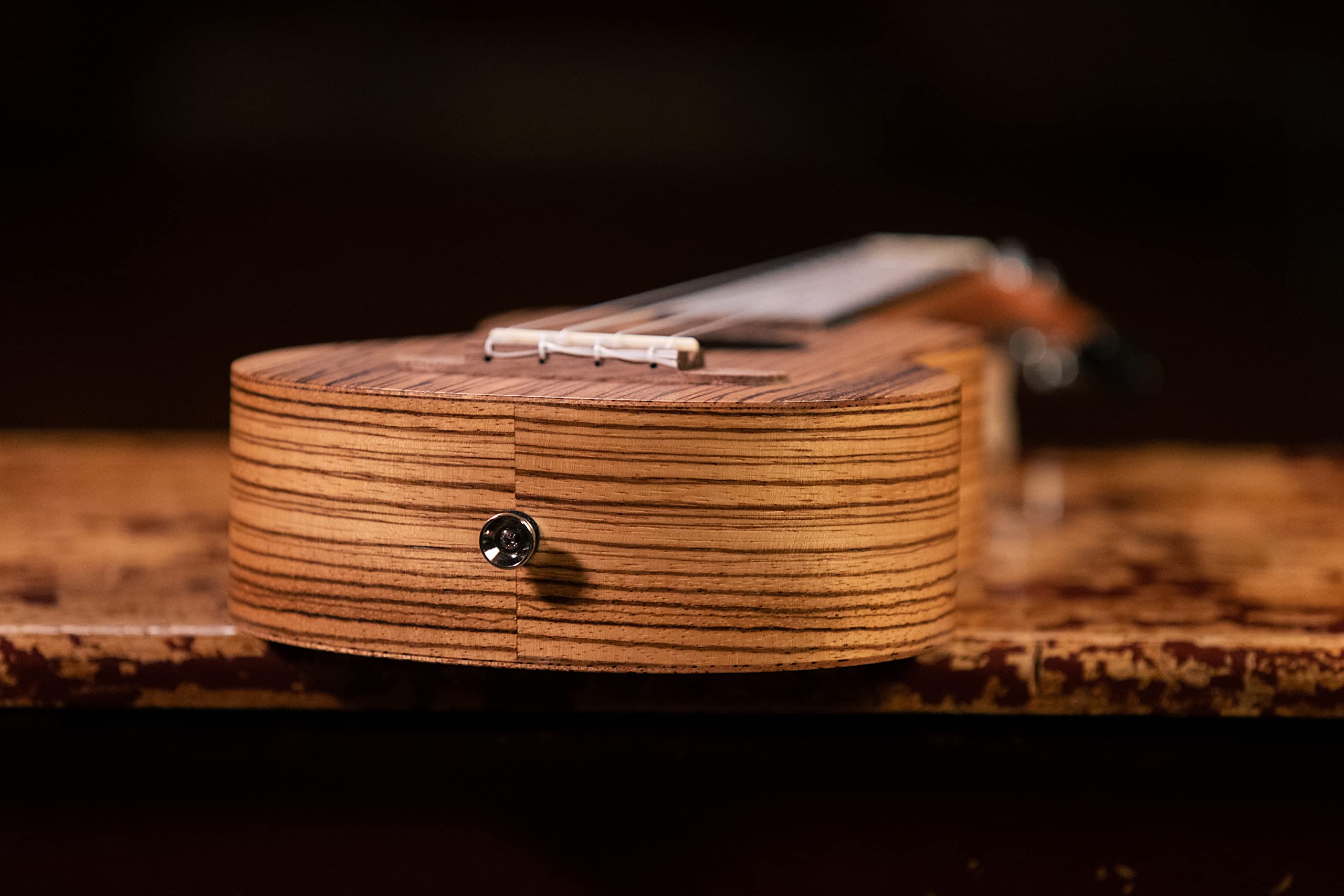 Ortega Guitars Akustyczne Ukulele Sopranowe – Seria Timber – W Zestawie Z Pokrowcem – Zebrawood, Wykończenie Naturalne (RFU10Z)