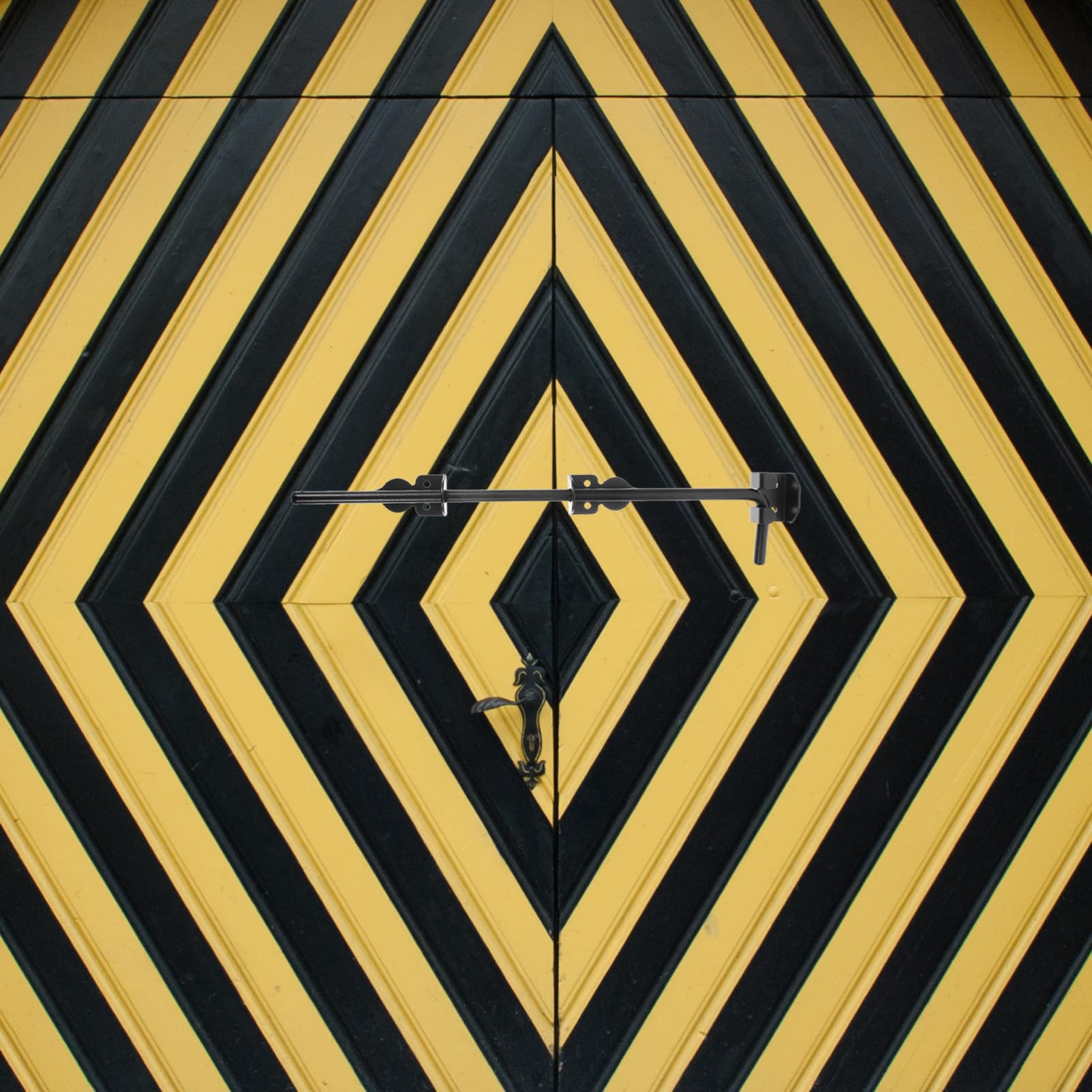 Operitacx Loquet de Porte de Hangar en Fer Noir, Épais et Renforcé, Serrure Robuste pour Portails Bois et Grandes Portes, Installation Extérieure Solide et Sécurisée