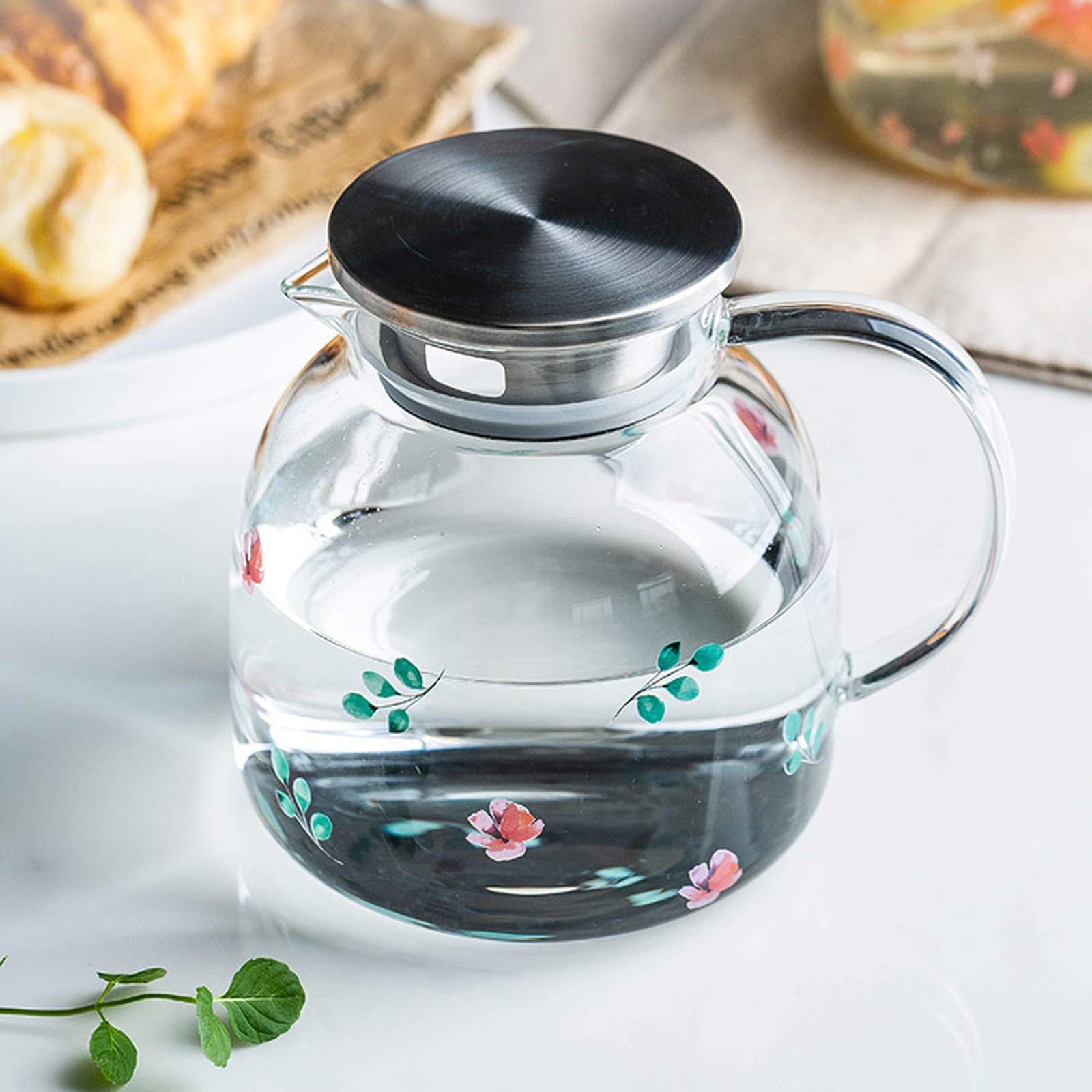 Pichet Le pichet en Verre de 50 oz avec Couvercle de Filtre en Acier Inoxydable La Carafe de Verre est en matériau Borosilicate Peut Supporter Une température élevée Pichets