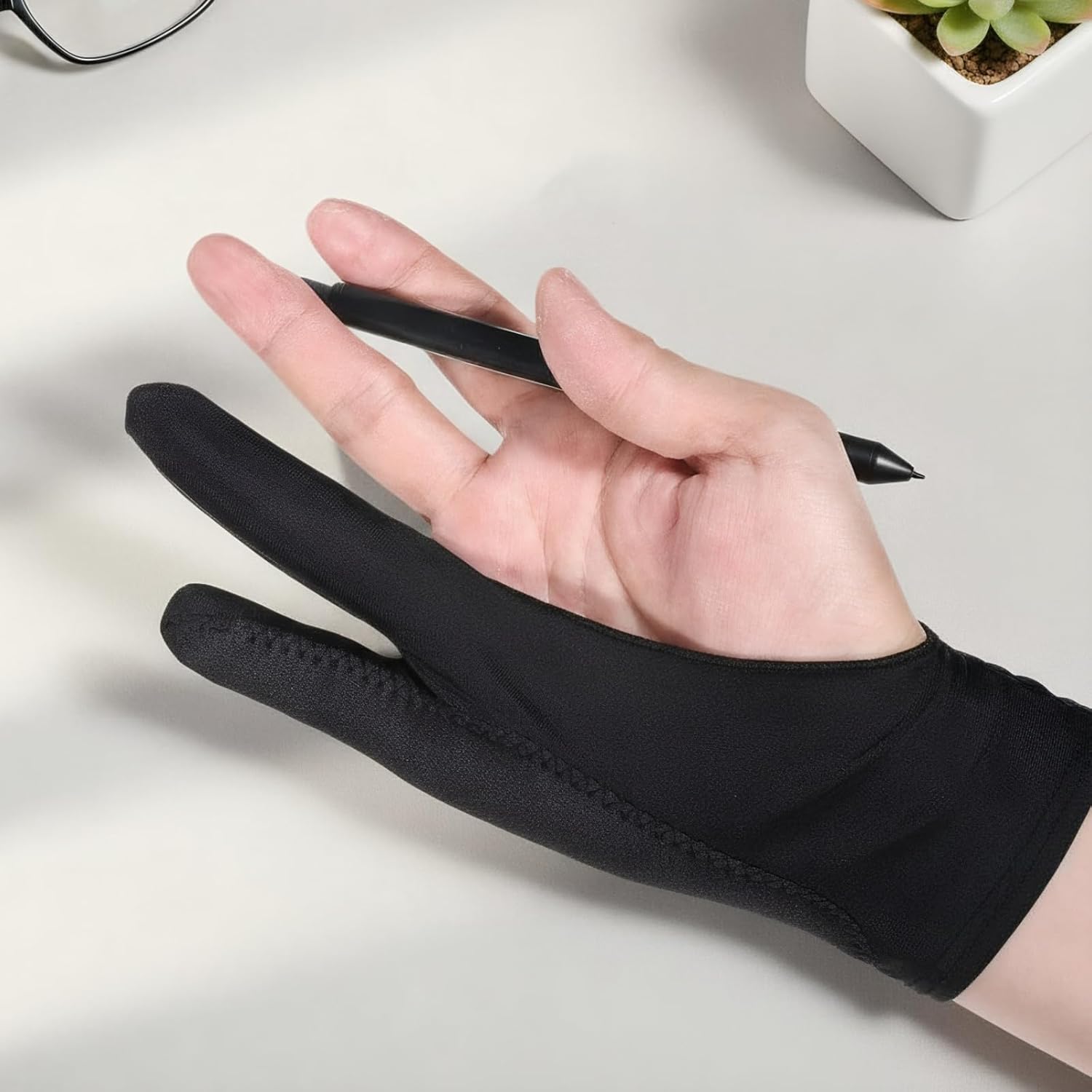 Two-Finger Drawing Glove with Palm Rejection, Smooth and Breathable Sketching Glove for Digital Tablets and Paper Art