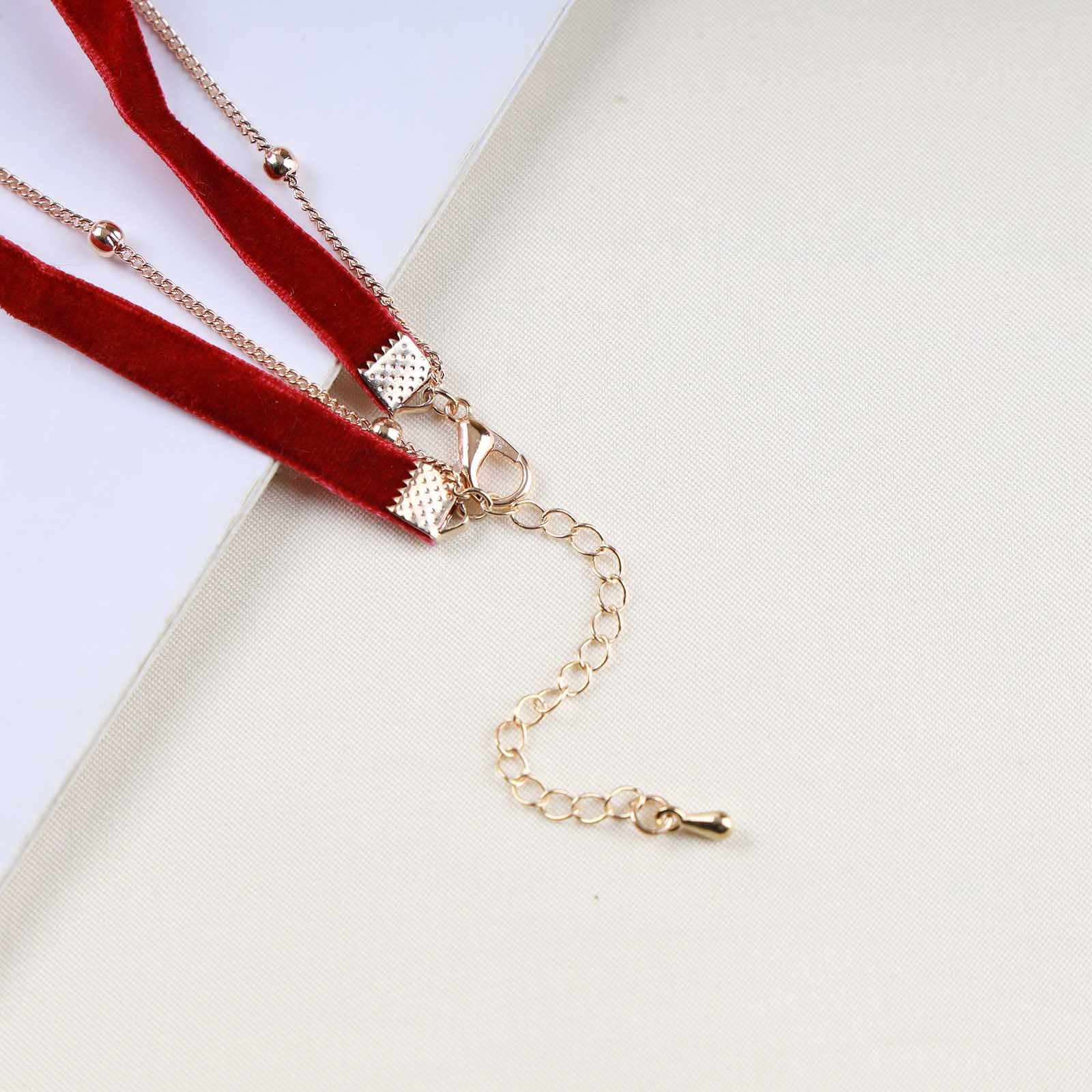 Resweky Collana girocollo in velluto nero con rosa rossa retrò con fiore in raso, collana regolabile per donne e ragazze gioielli regolabili per donne e ragazze
