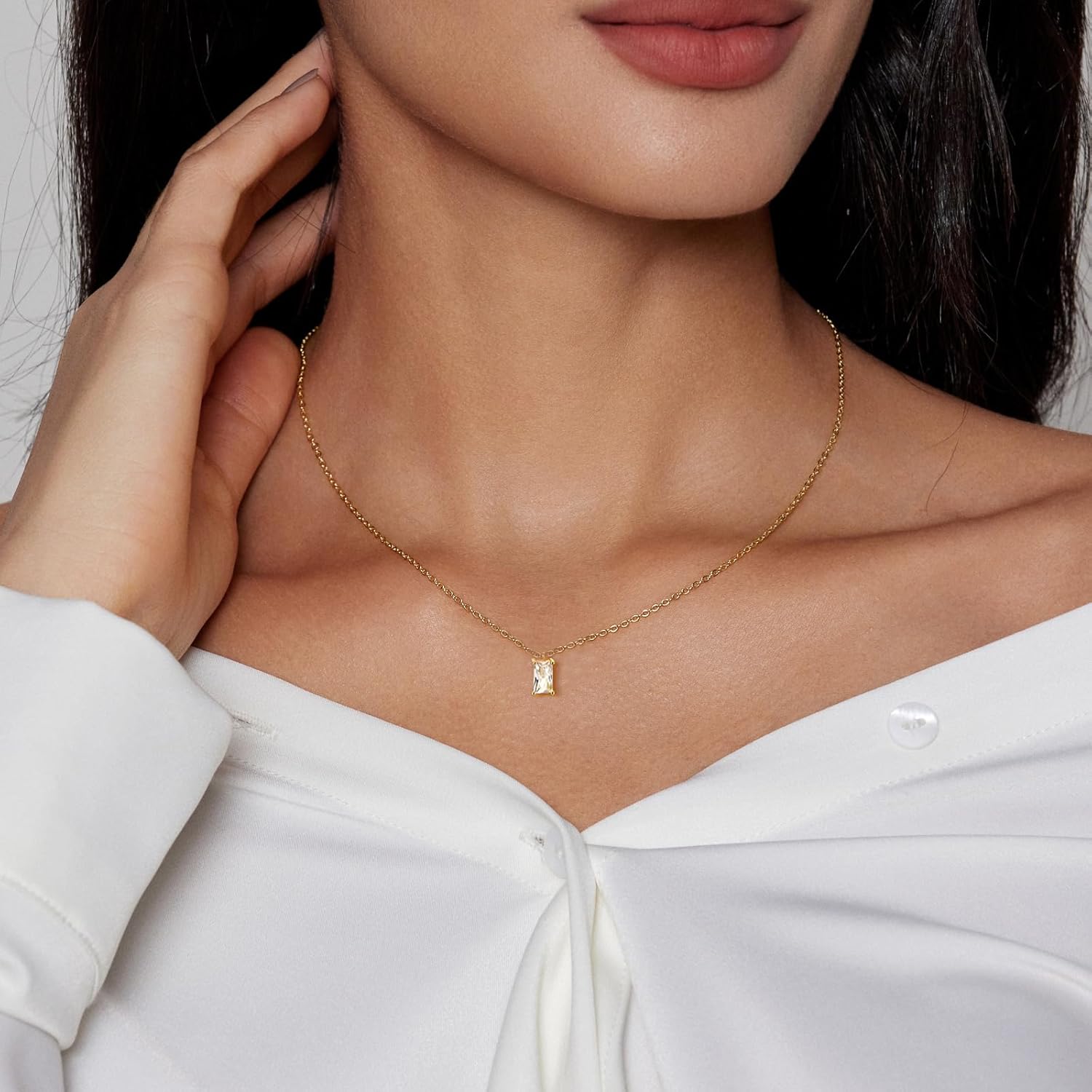 Diamond Pendant Necklace for Women, Dainty Gold Necklace 18k Gold Plated Paperclip Choker Necklaces Cute Open Oval Necklaces Simple Gold Necklace Jewelry Gifts for Women Trendy - Image 2