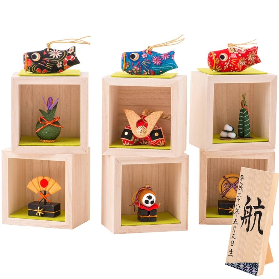 兜飾り　五月節句 Amazon | 五月人形 端午の節句 久月 兜飾り 兜平飾り 日輪之兜