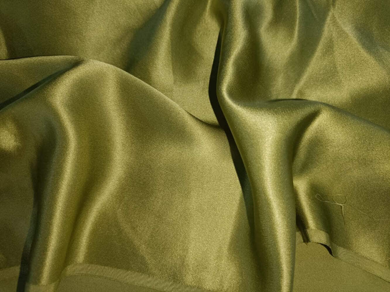Tissu Satin Imitation Soie Pomme Au Mètre Pour La Création De