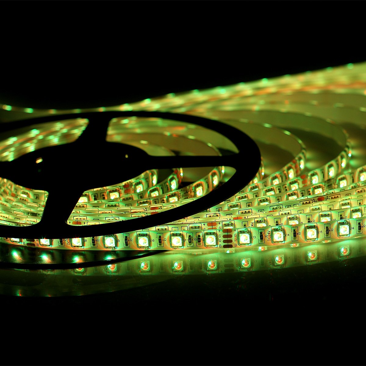 RGB LED Stripes 5050 SMD 10M/32.8ft RGB 600 LED Streifen Kit 60Leds/M Led Strip Licht Lichtband Lichtstreifen Set IP65 Wasserdicht mit 44 Tasten Fernbedienung + EU Plug DC 24V/5A Netzteil