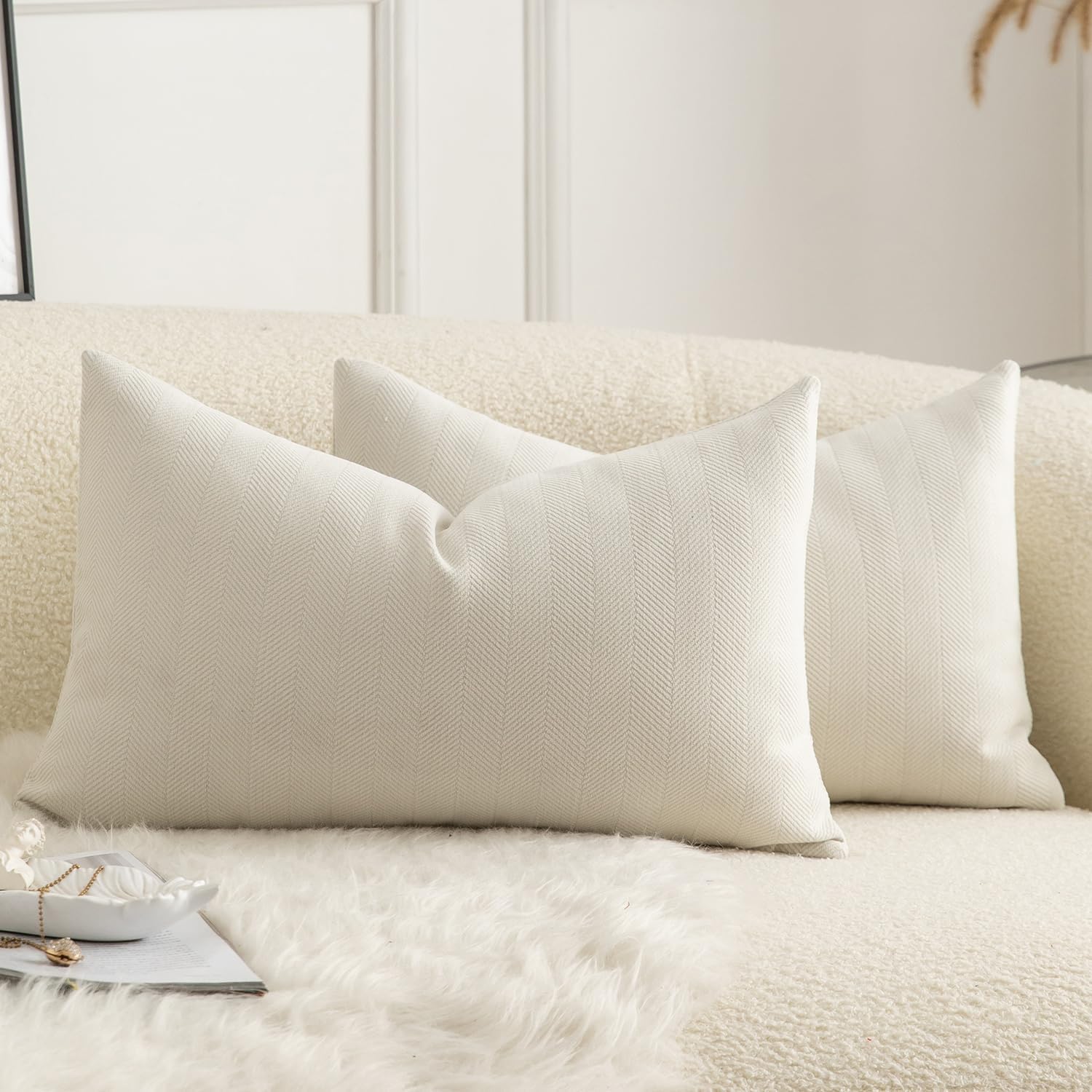 MANDIOO Pack of 2 Chenille Throw Pillow Covers Elegant Design Soft and Luxurious Decorative Cushion Covers Pillowcase Couch Sofa Bedroom Living Room Home Decor 16x24 Inch Cream White