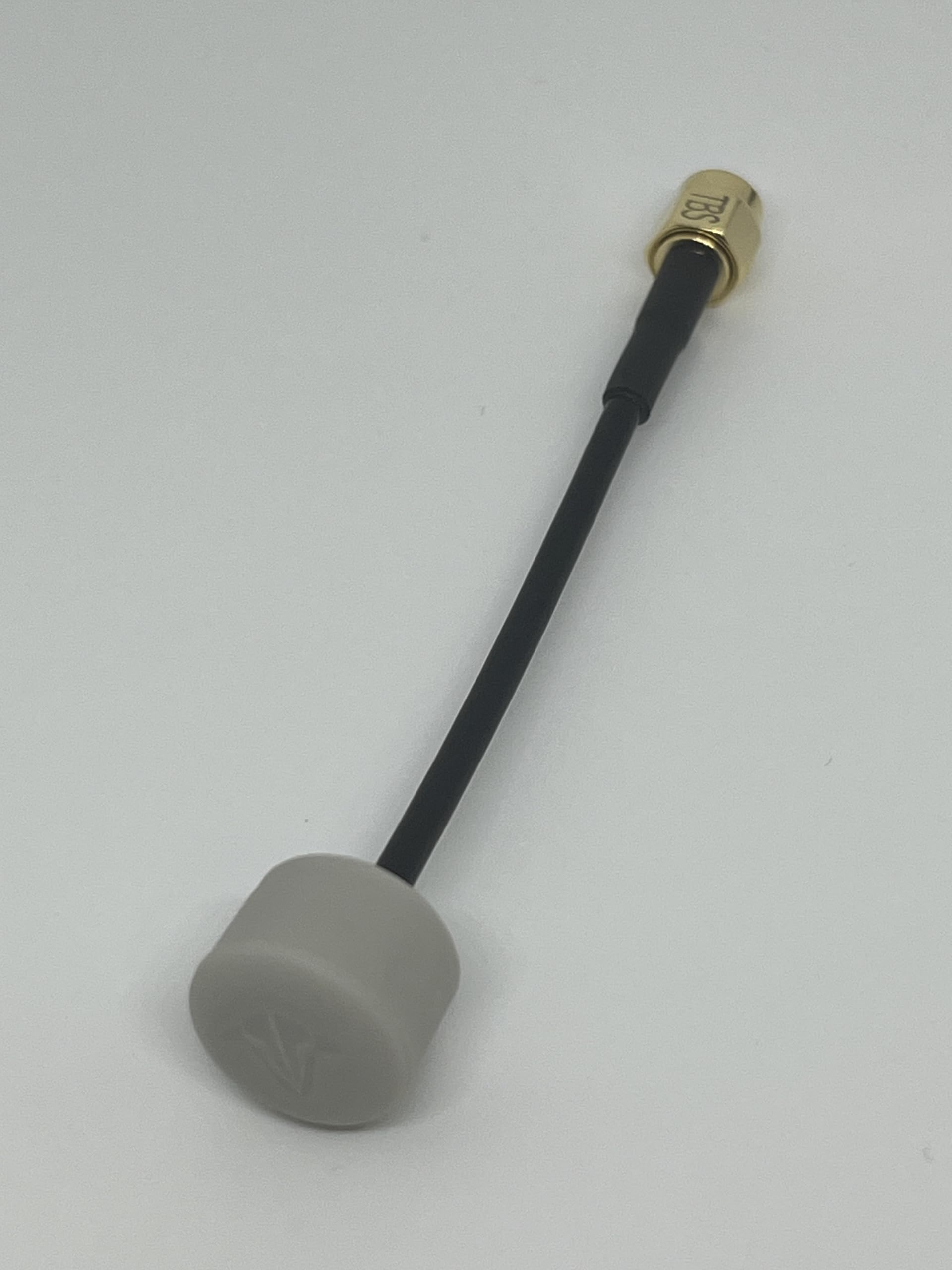 Antenne TBS Triumph Pro 5,8 GHz LHCP SMA – Gain 1,6 dBic, rapport axial de 0,99, antenne de drone FPV compacte, design résistant aux chocs