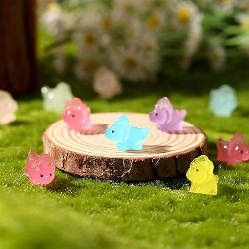 Miniatura 7 de libfrnt 120 piezas de mini dinosaurio de resina luminoso en miniatura que brilla en la oscuridad, colorido adorno de dinosaurio para jardín,