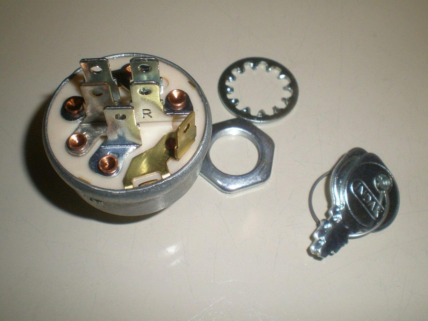 IGNITION SWITCH W/KEYS fits Toro Wheel Horse 103991,111215