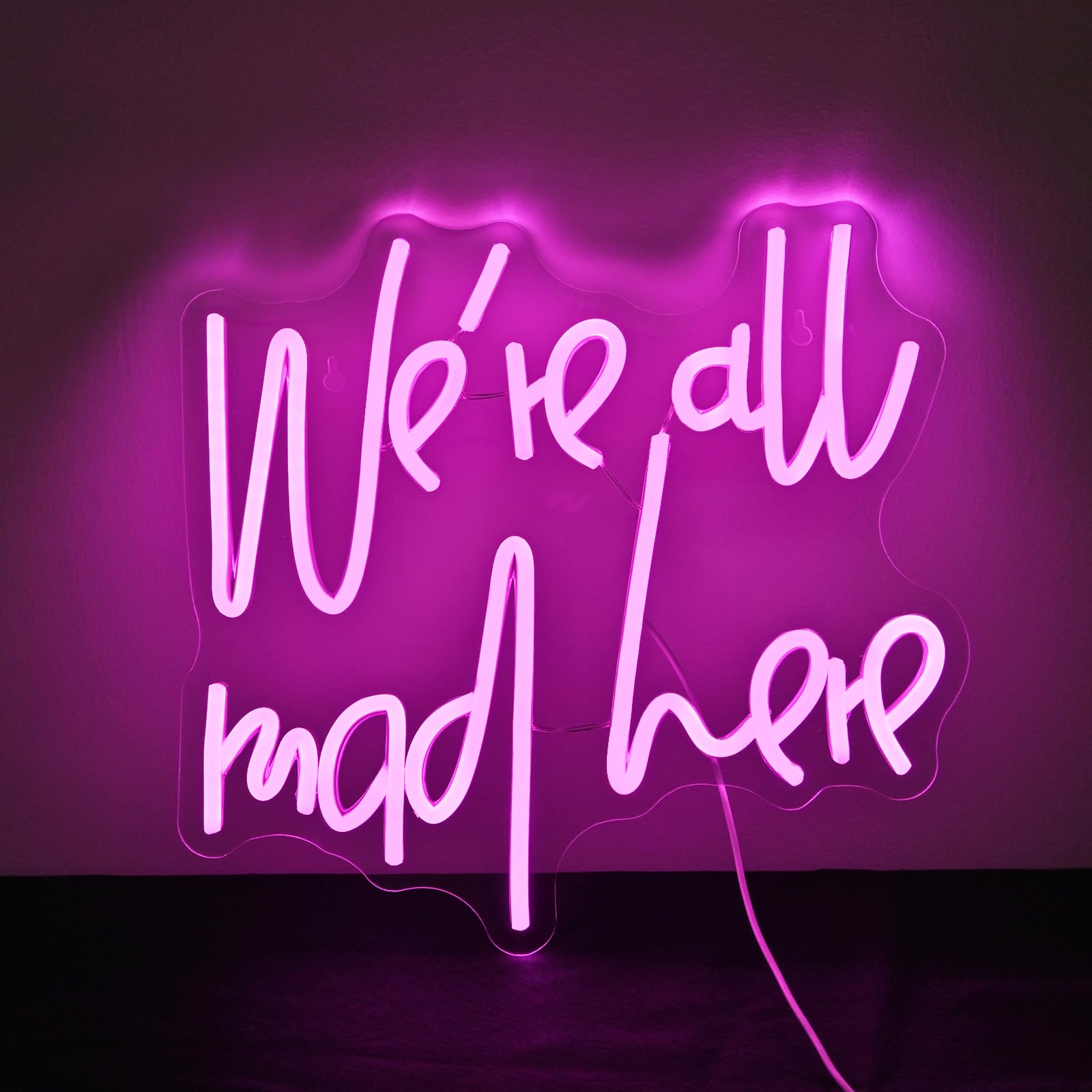 Neonowy znak 'We're all Mad Here' ściemnialne neonowe znaki na ścianę, LED, różowa litera, neonowe światła znak do domu, baru, jaskini, piwa, kawiarni, bistro, klubu, na imprezę, prezent dla