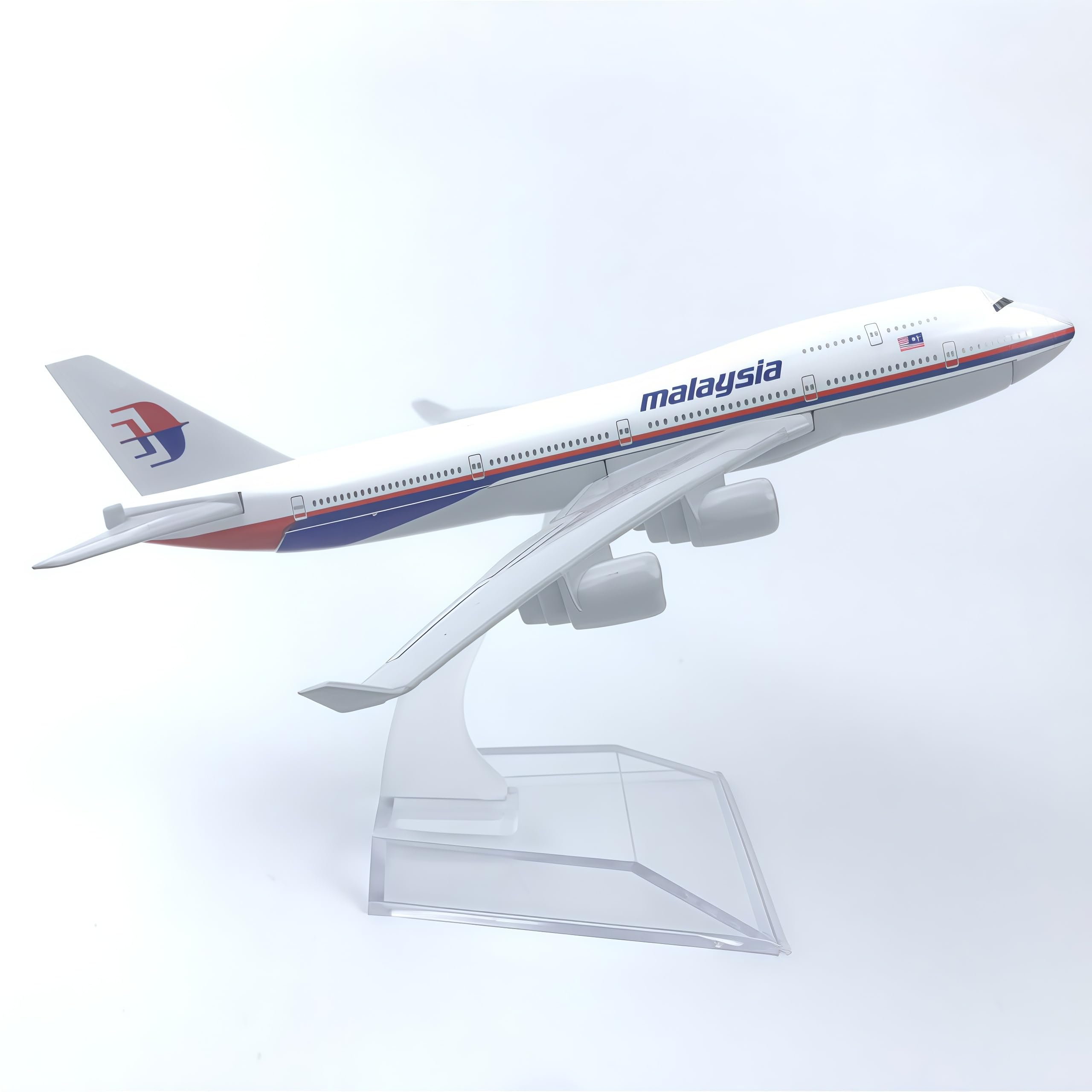 LGSRSNXHTX B777 Malaysia Airlines Wau Bulan Diecast 1:400 Scale Alloy Metal Airplane Model Collectible Display Gift Ornament Desk
