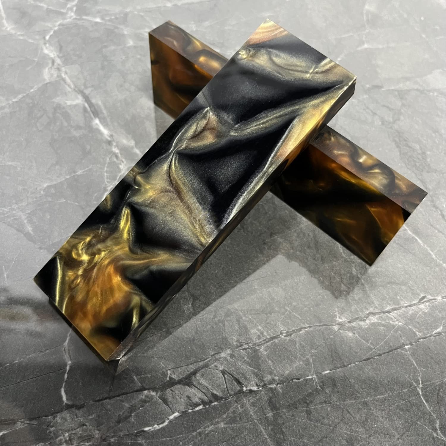 Feuille de résine acrylique ambre haute densite pour manche de couteau
