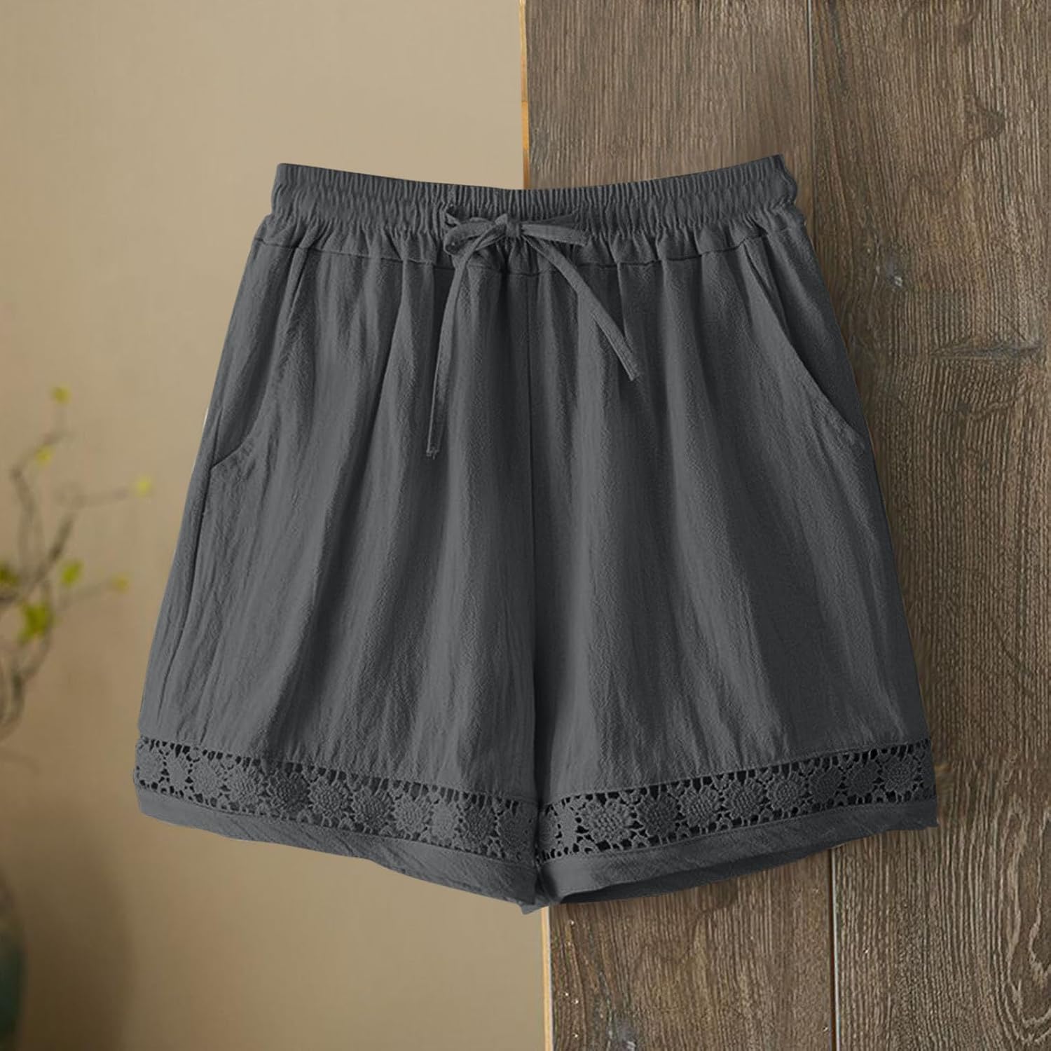 Women's Plus Size Lace Hem Shorts Elastic High Waist Casual Drawstring Shorts Lightweight Bottoms Slacks with Pockets