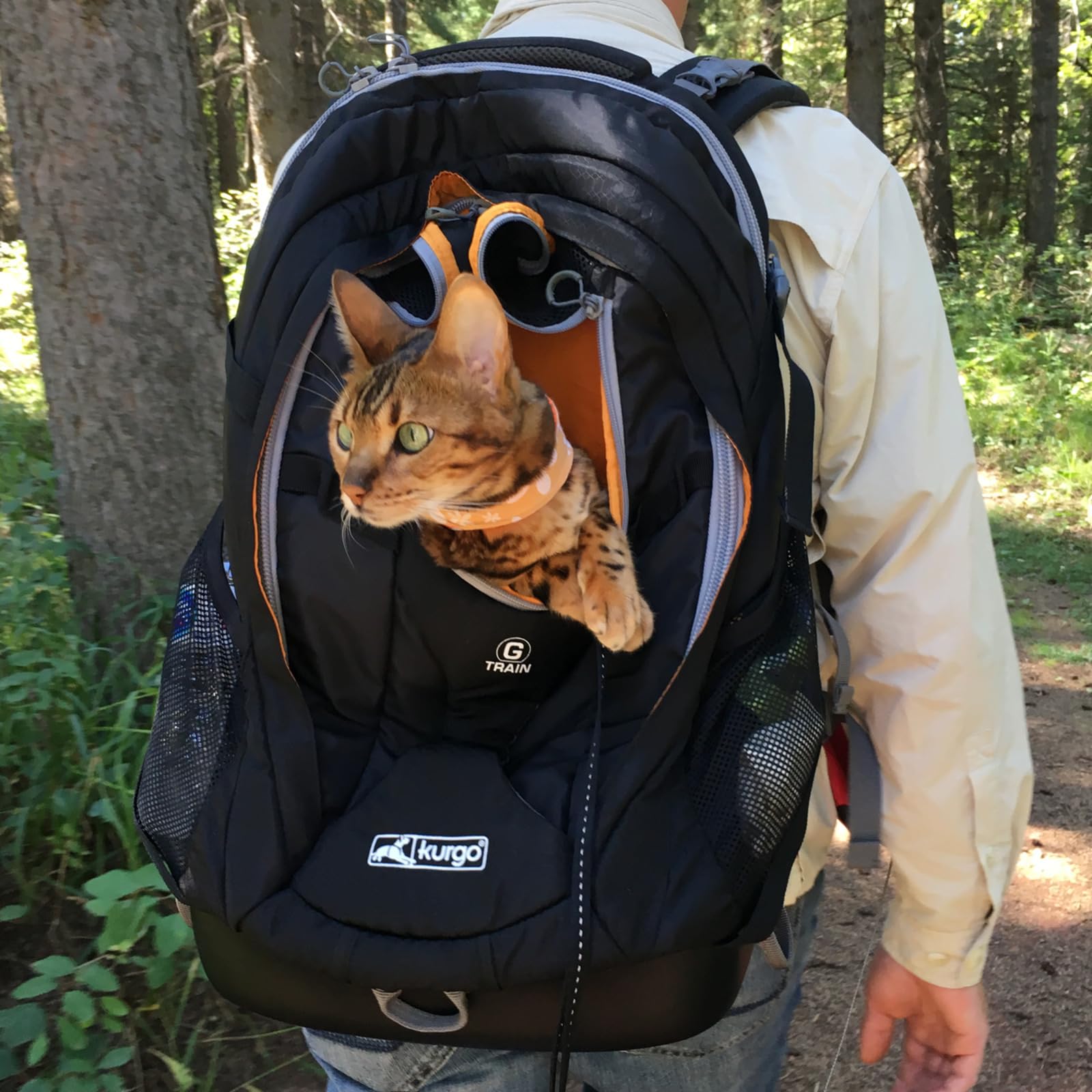 Kurgo G-Train Hundetransportrucksack - Bequemer Reiserucksack für kleine Hunde bis zu 11 kg - Robustes Design - Laptopfach - Armorsole-Boden - Wasserabweisend - Schwarz