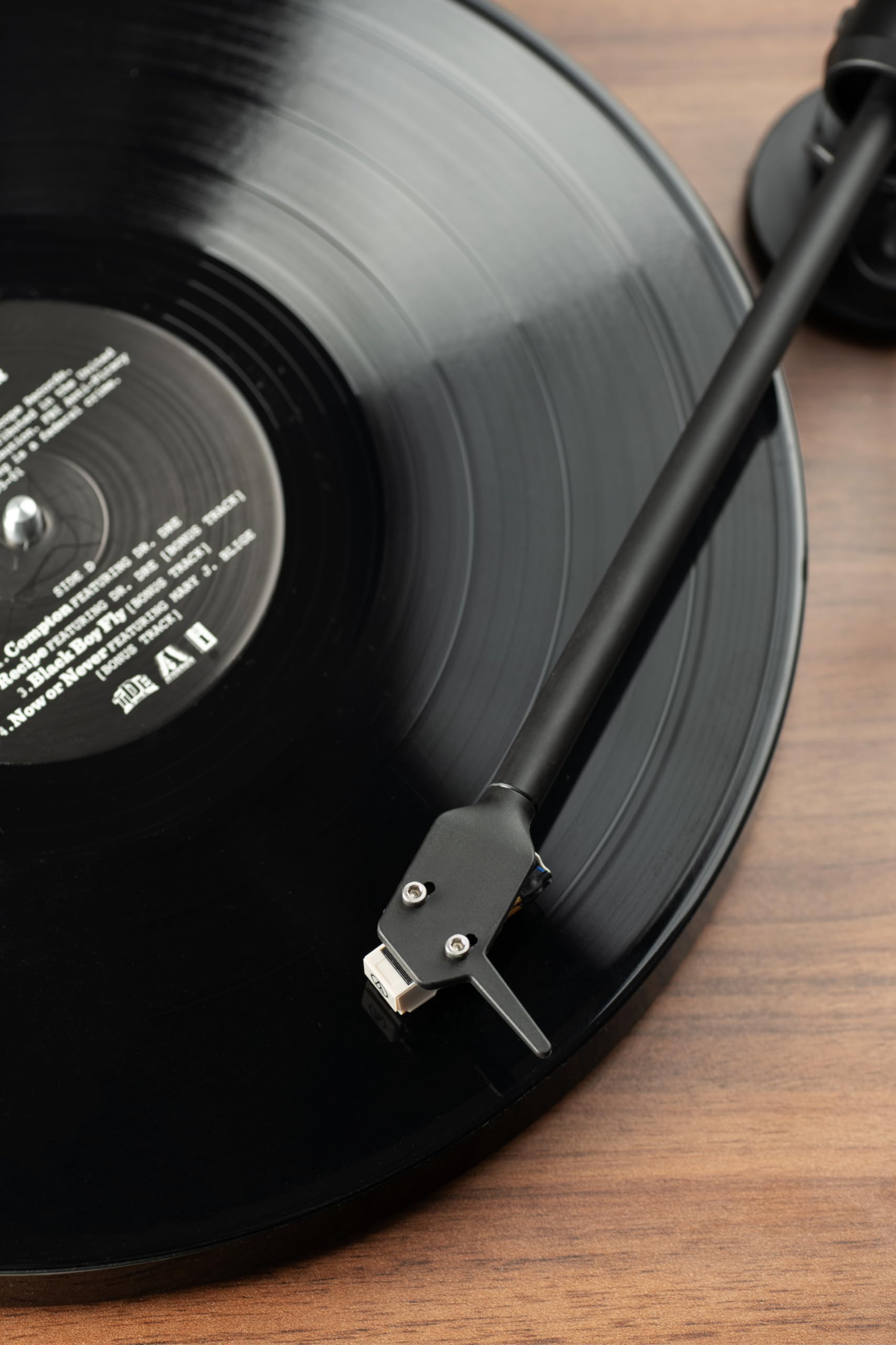 Giradischi Pro-Ject E1 BT AT3600L - Trasmettitore Bluetooth preamplificato - Senza fili e con montaggio a parete - Bianco