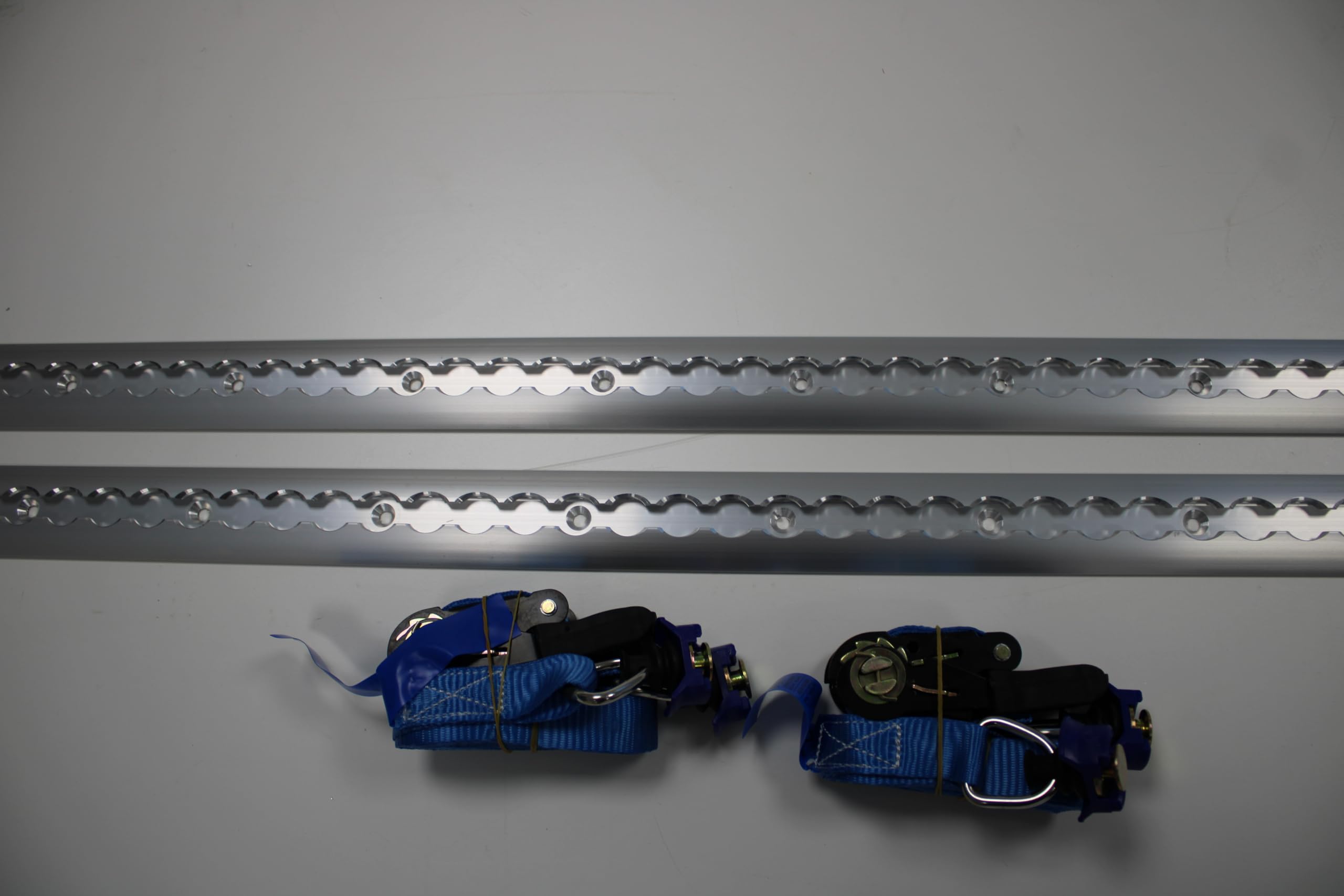 Lockes-22 Zestaw blokady ładowania 2x1mtr Rail Amuminium 4 końcówka 2 pasek z grzechotką.