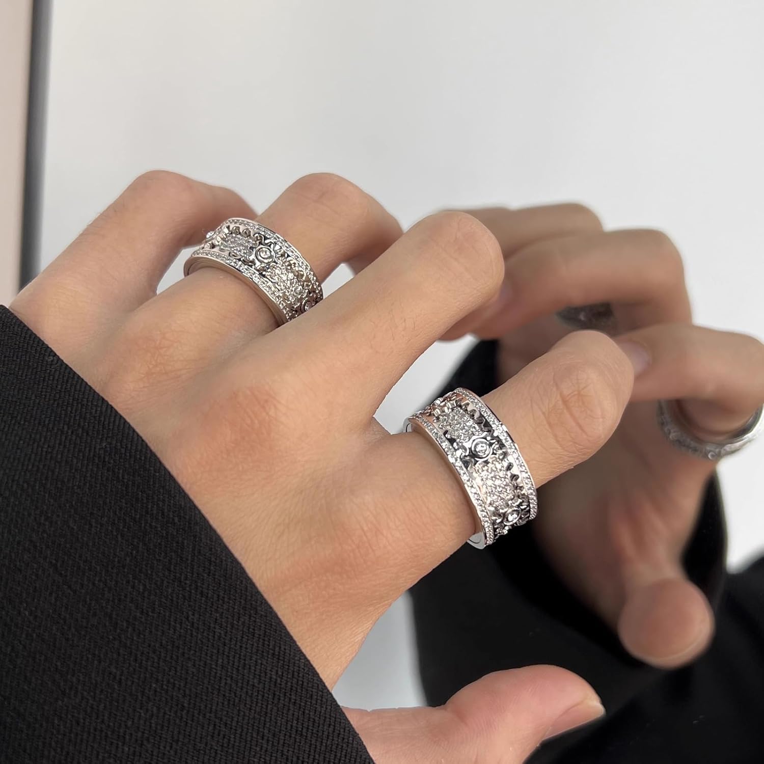 Anti-Depression Ring for Anxiety & Stress Relief – S925 Sterling Silver Fidget Spinner Ring for Women & Men, Worry Ring with Rotating Gear, Diamond Spinner Band, Anxiety Relief Items, meditation