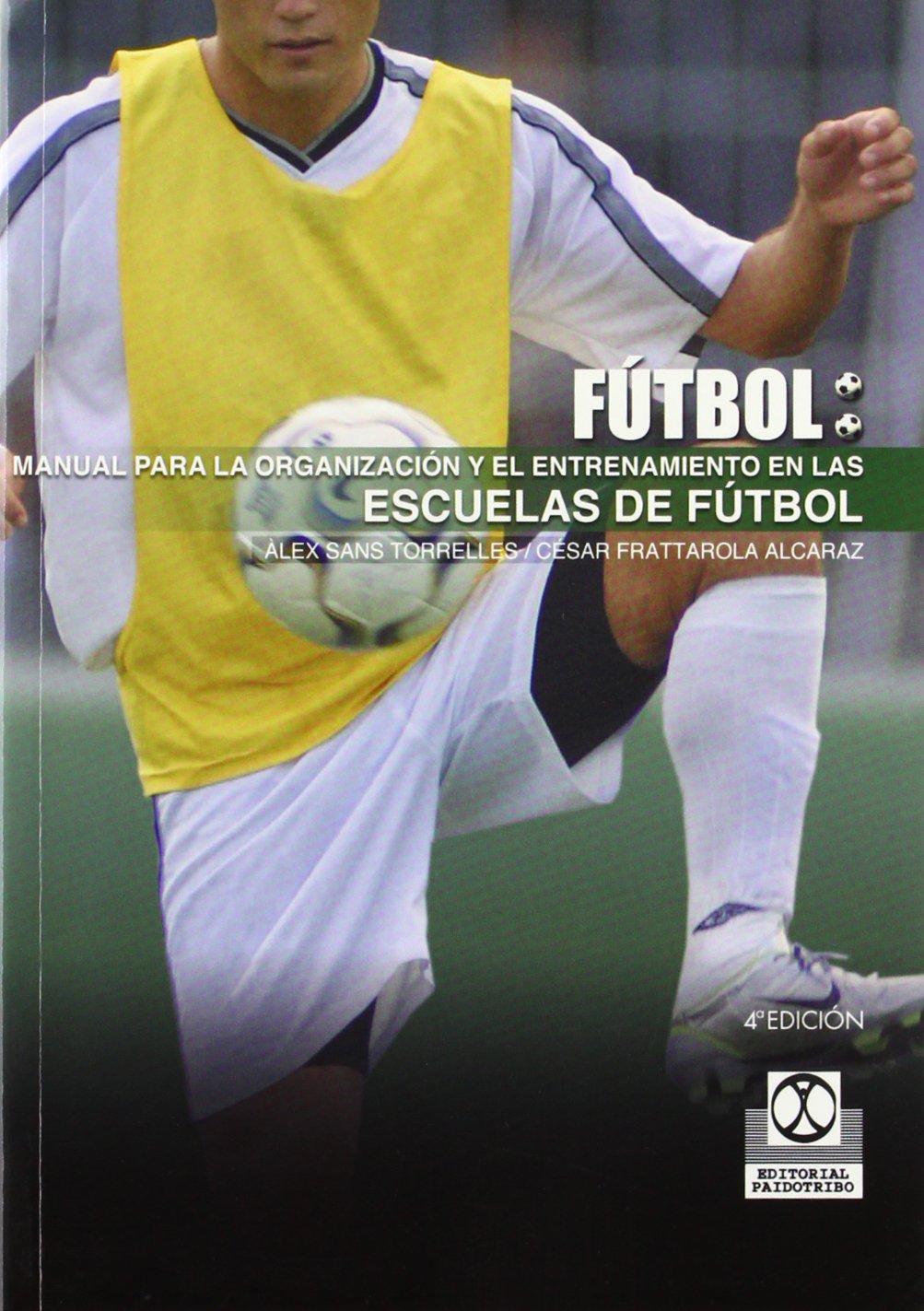 Manual par la organización y el entrenamiento en las escuelas de fútbol (Spanish Edition)      Paperback – October 17, 2007